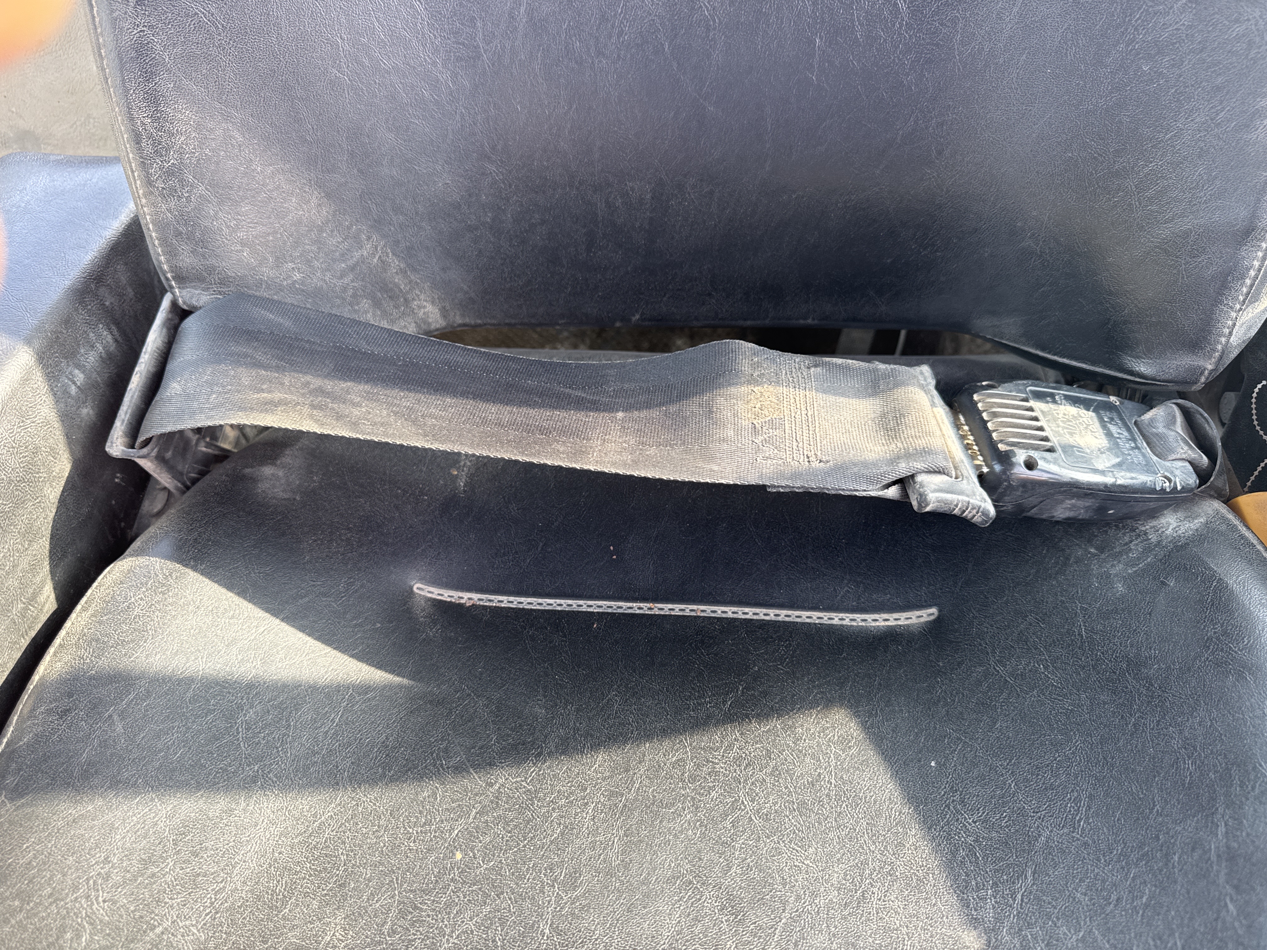 CDB-006-Cat-D6R-LGP-Crawler-dozers-inspection-Safety-Seat-belts-2
