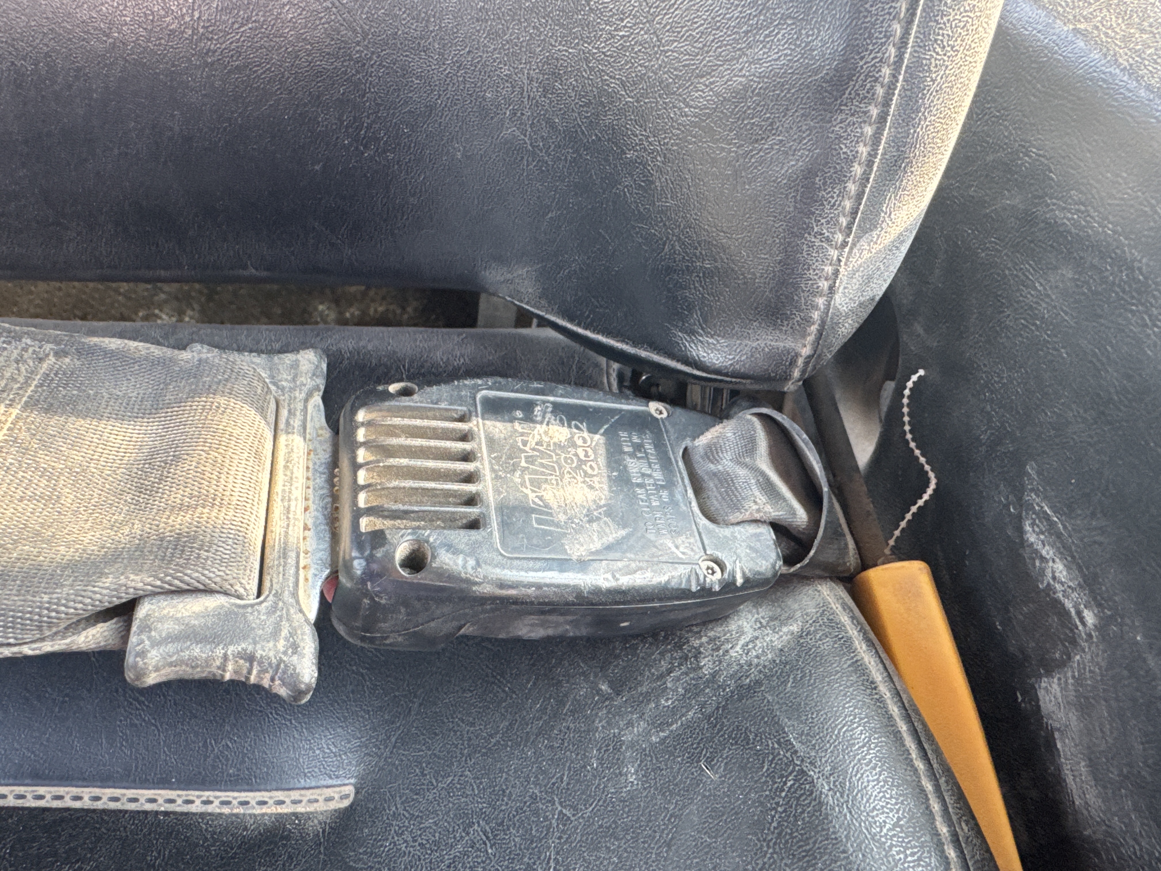 CDB-006-Cat-D6R-LGP-Crawler-dozers-inspection-Safety-Seat-belts-2
