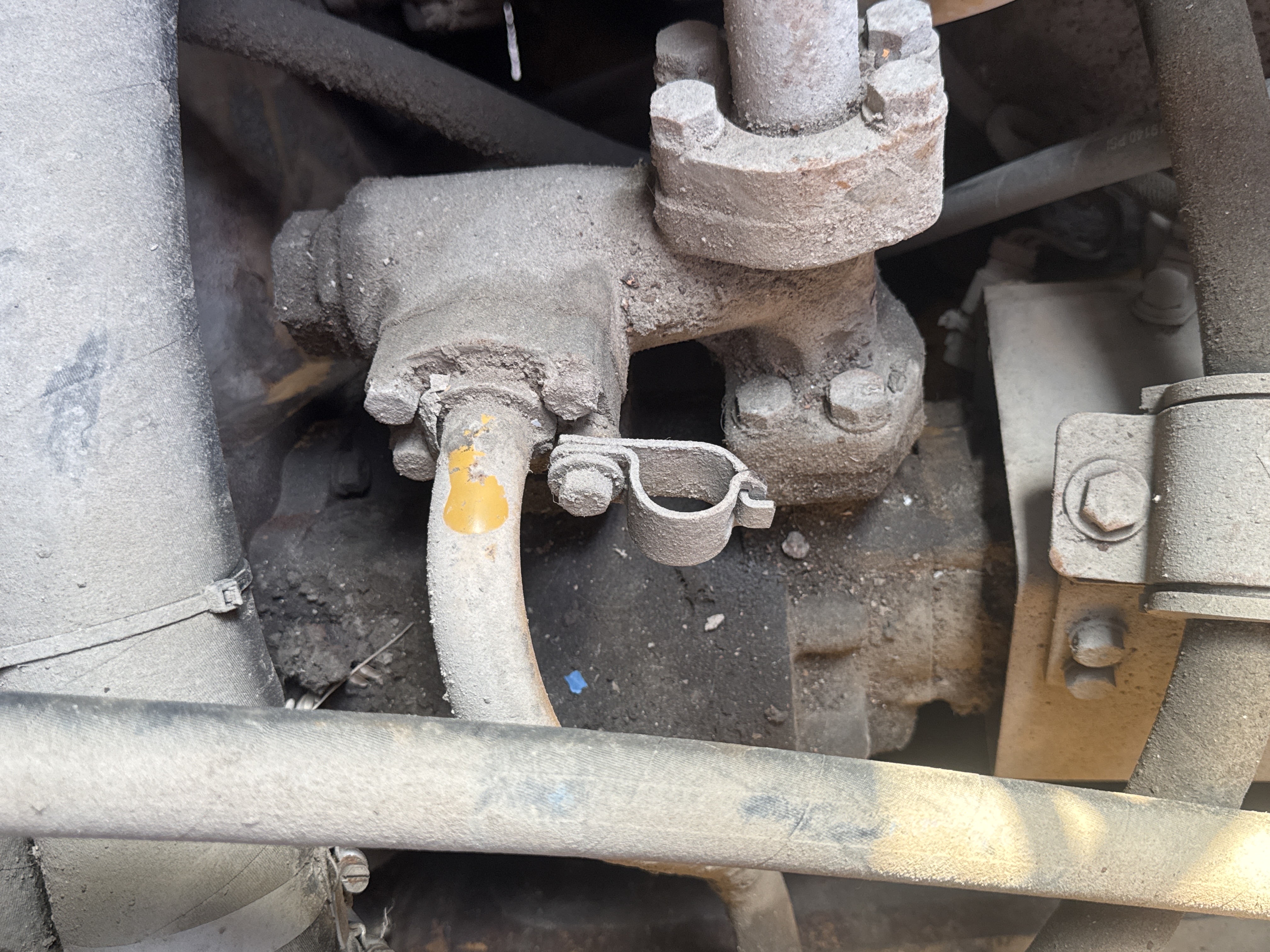 CDB-006-Cat-D6R-LGP-Crawler-dozers-inspection-Hydraulics-Hydraulic-pump-2