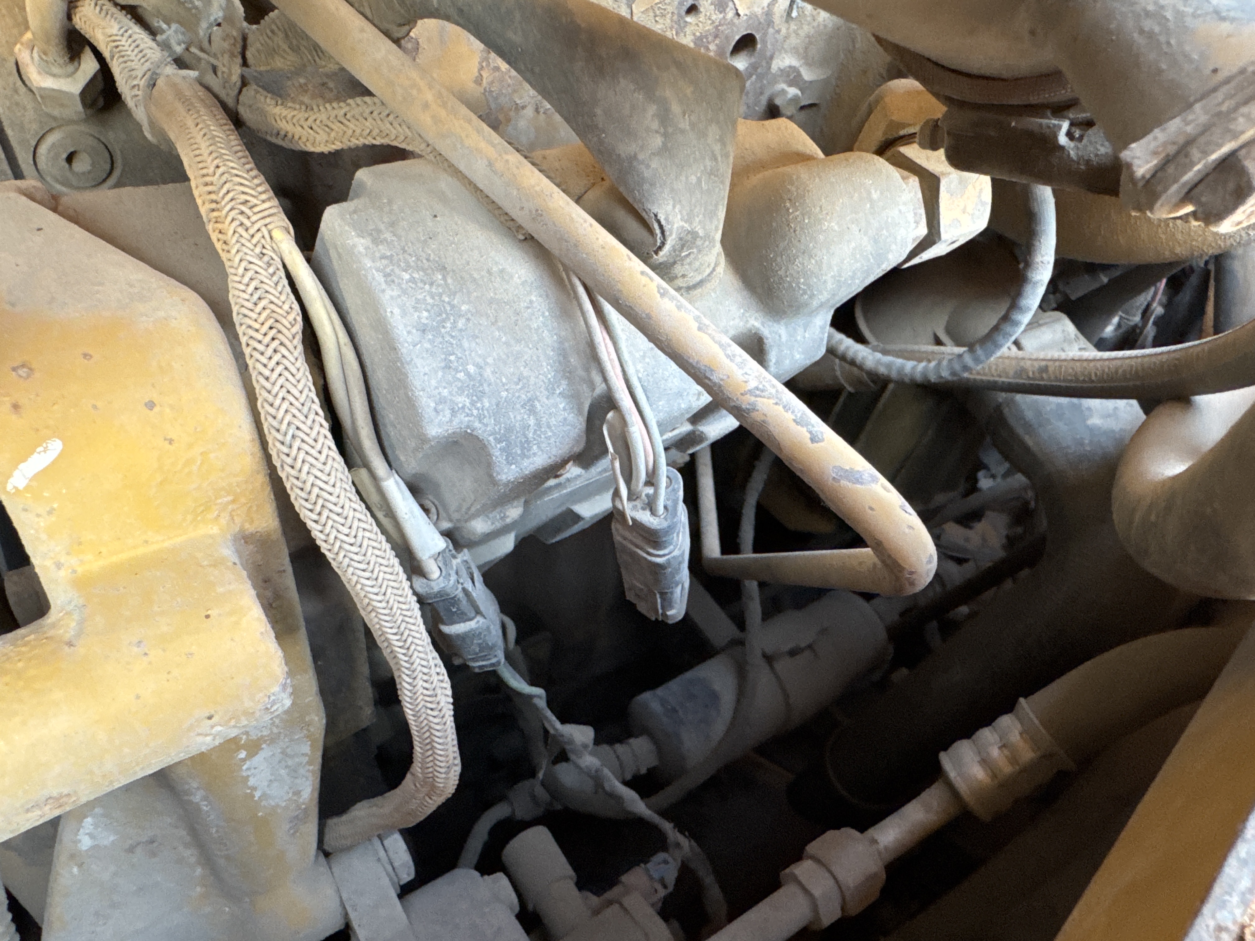 CDB-006-Cat-D6R-LGP-Crawler-dozers-inspection-Engine-Fuel-leaks-2