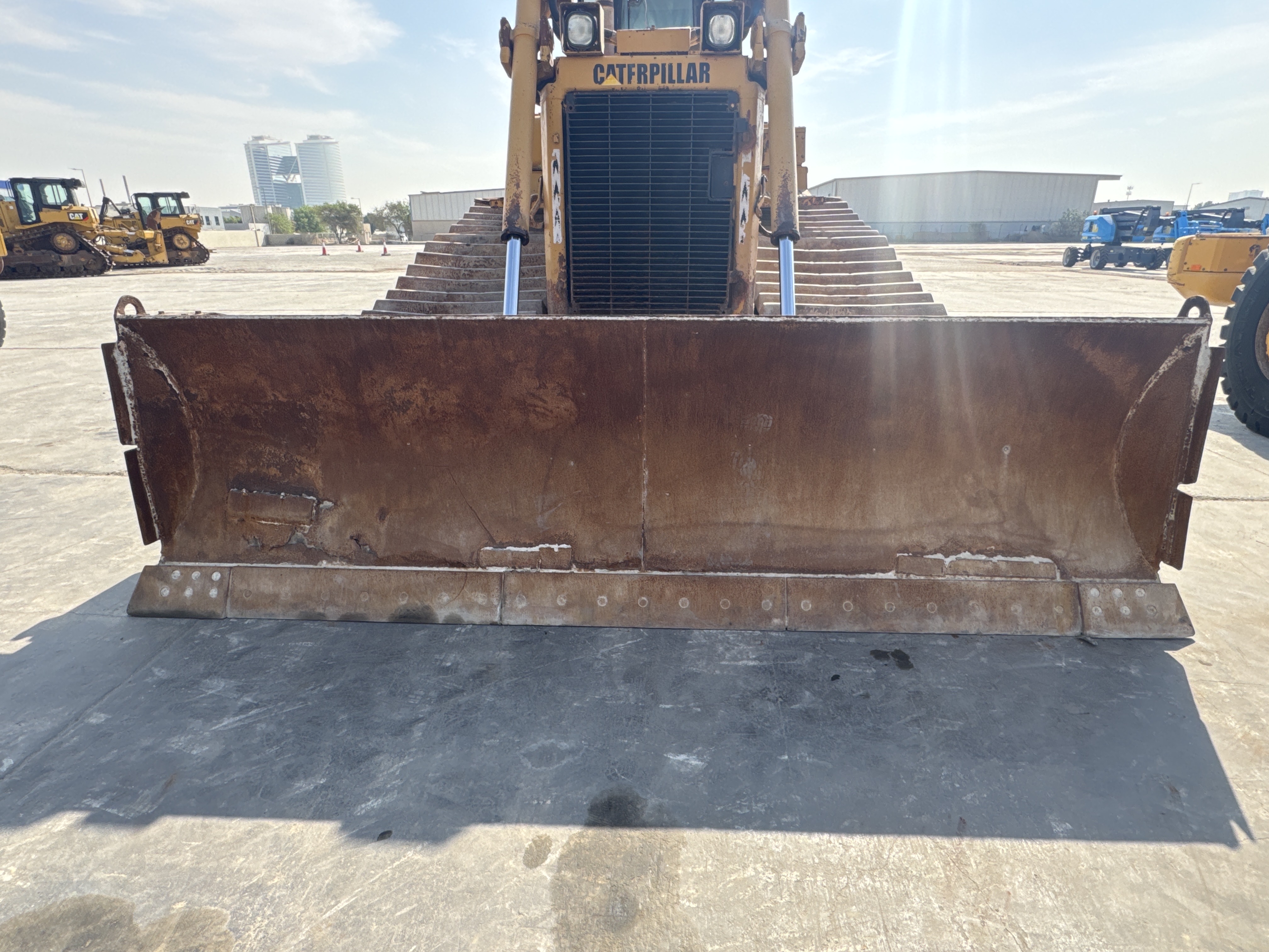 CDB-006-Cat-D6R-LGP-Crawler-dozers-inspection-Attachment-Dozer-blade-2