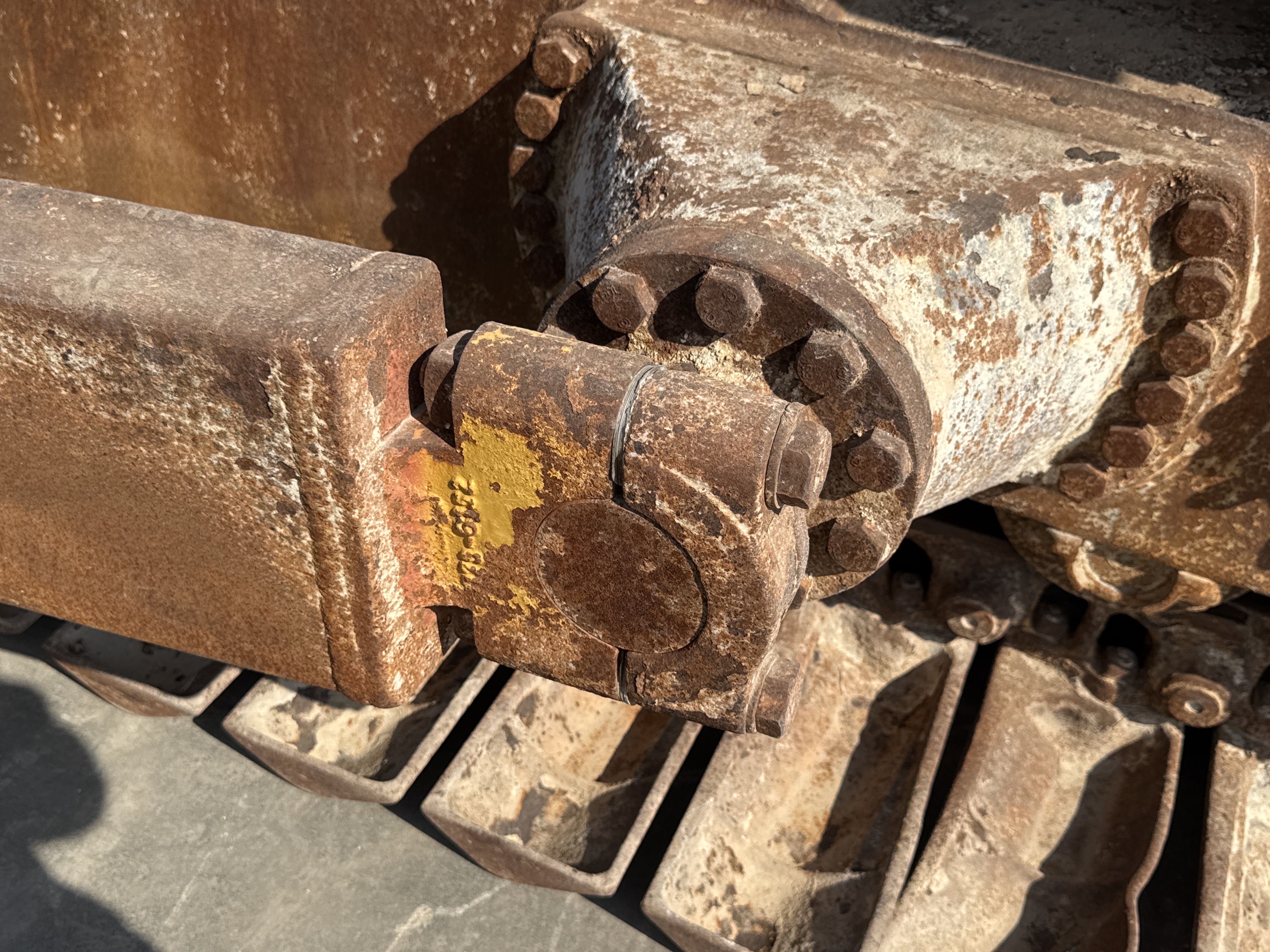 CDB-006-Cat-D6R-LGP-Crawler-dozers-inspection-Attachment-Push-arm-2