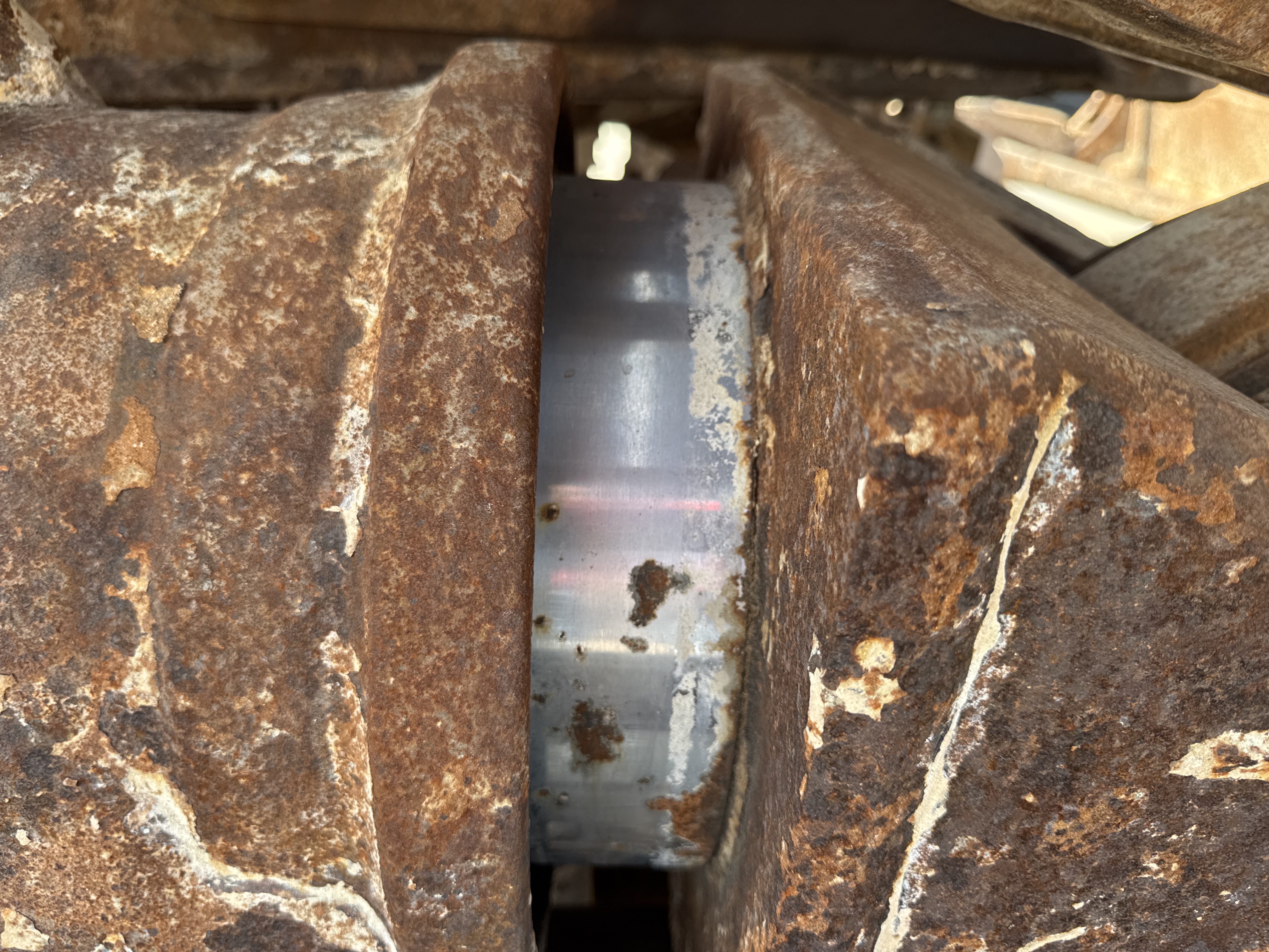 CDB-006-Cat-D6R-LGP-Crawler-dozers-inspection-Undercarriage-Right-track-tensioner-2