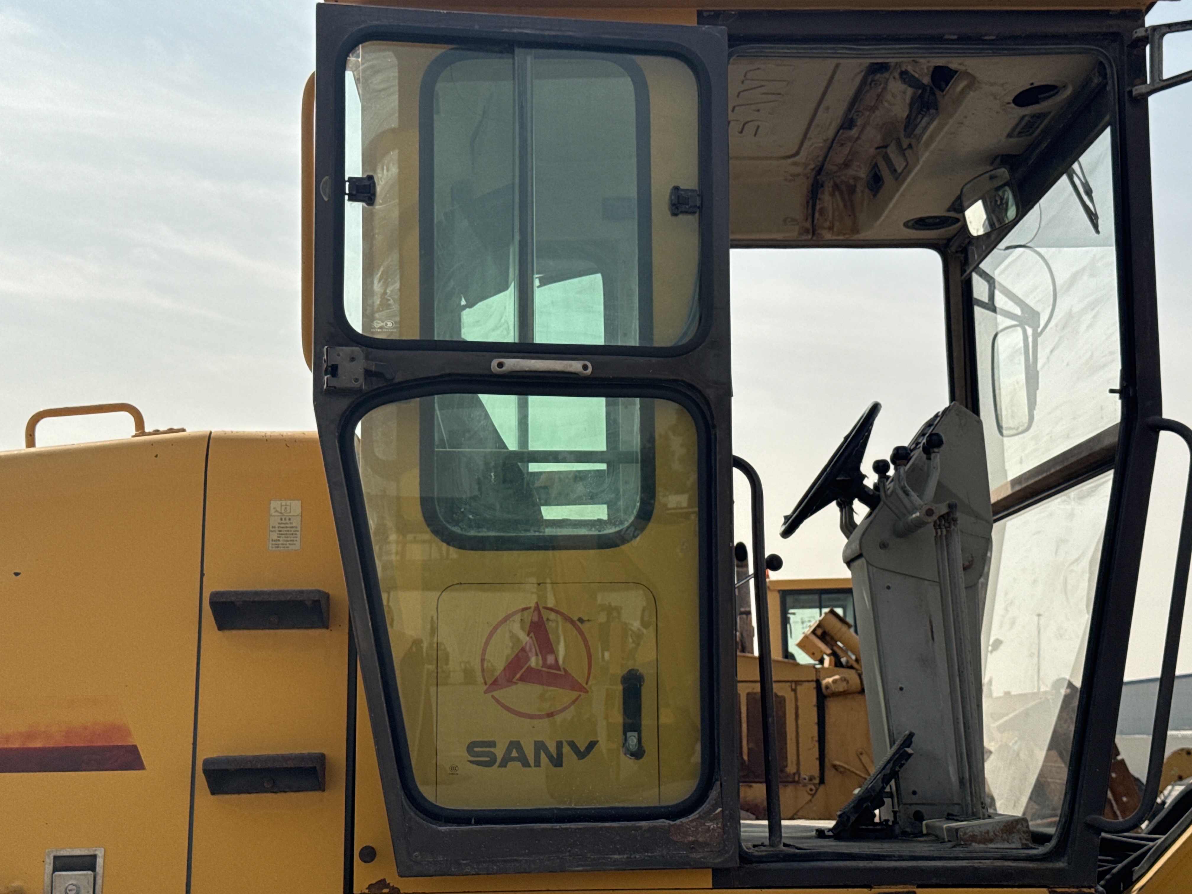 MGG-002-Sany-PQ190-IIA-Motor-graders-inspection-Structure-Doors-2