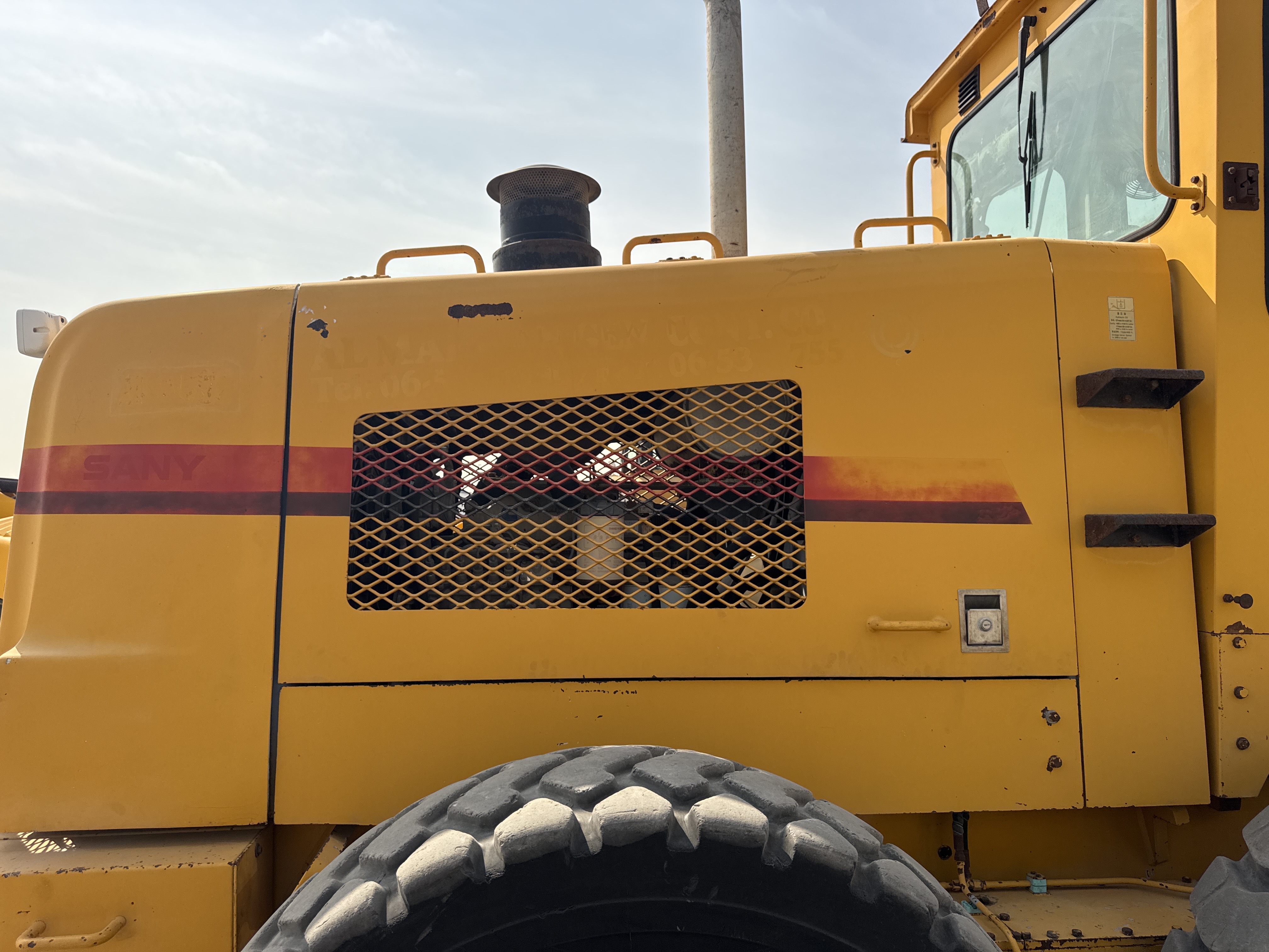 MGG-002-Sany-PQ190-IIA-Motor-graders-inspection-Structure-Sheet-metal-(fiberglass)-2
