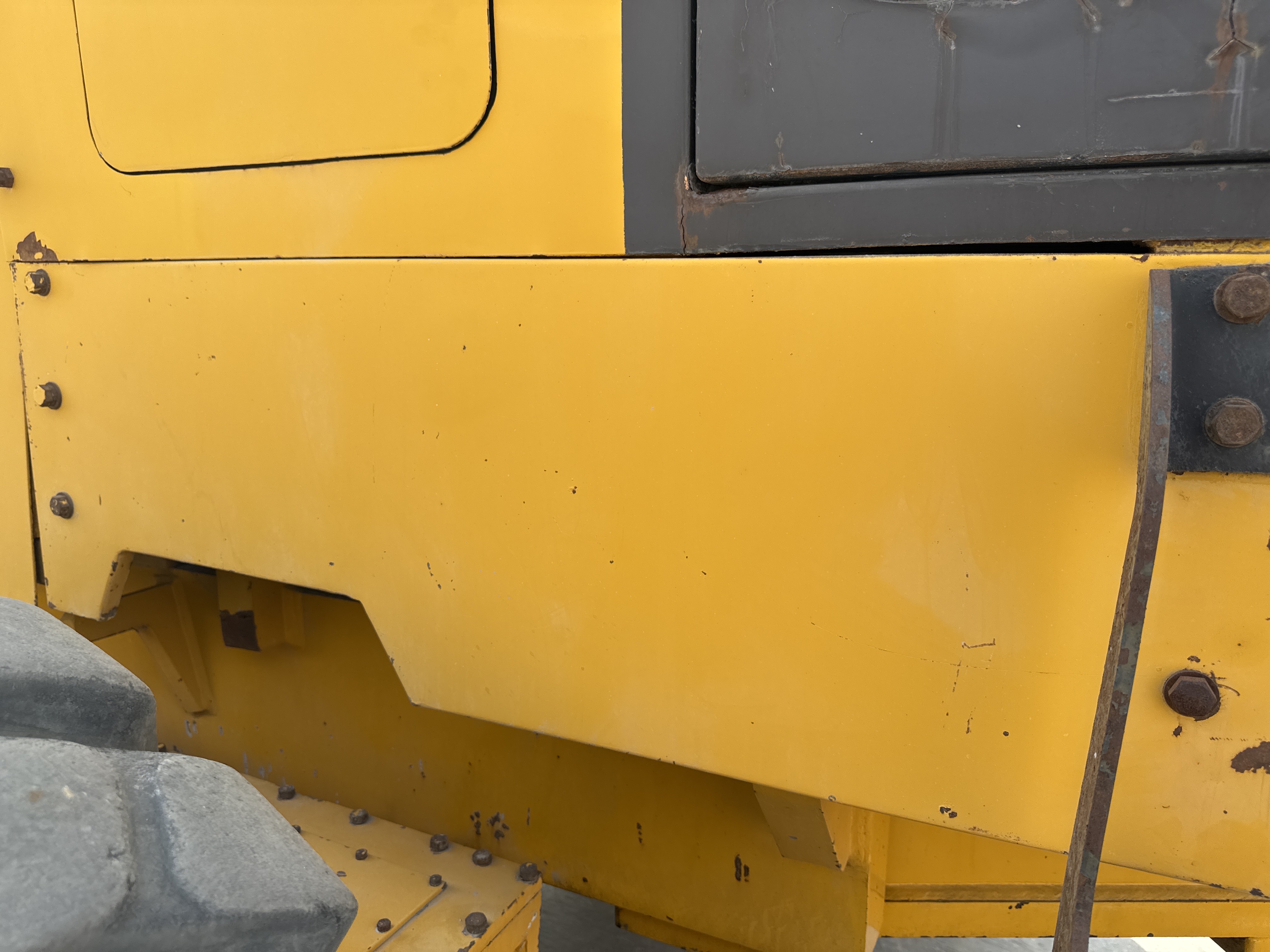 MGG-002-Sany-PQ190-IIA-Motor-graders-inspection-Structure-Sheet-metal-(fiberglass)-2