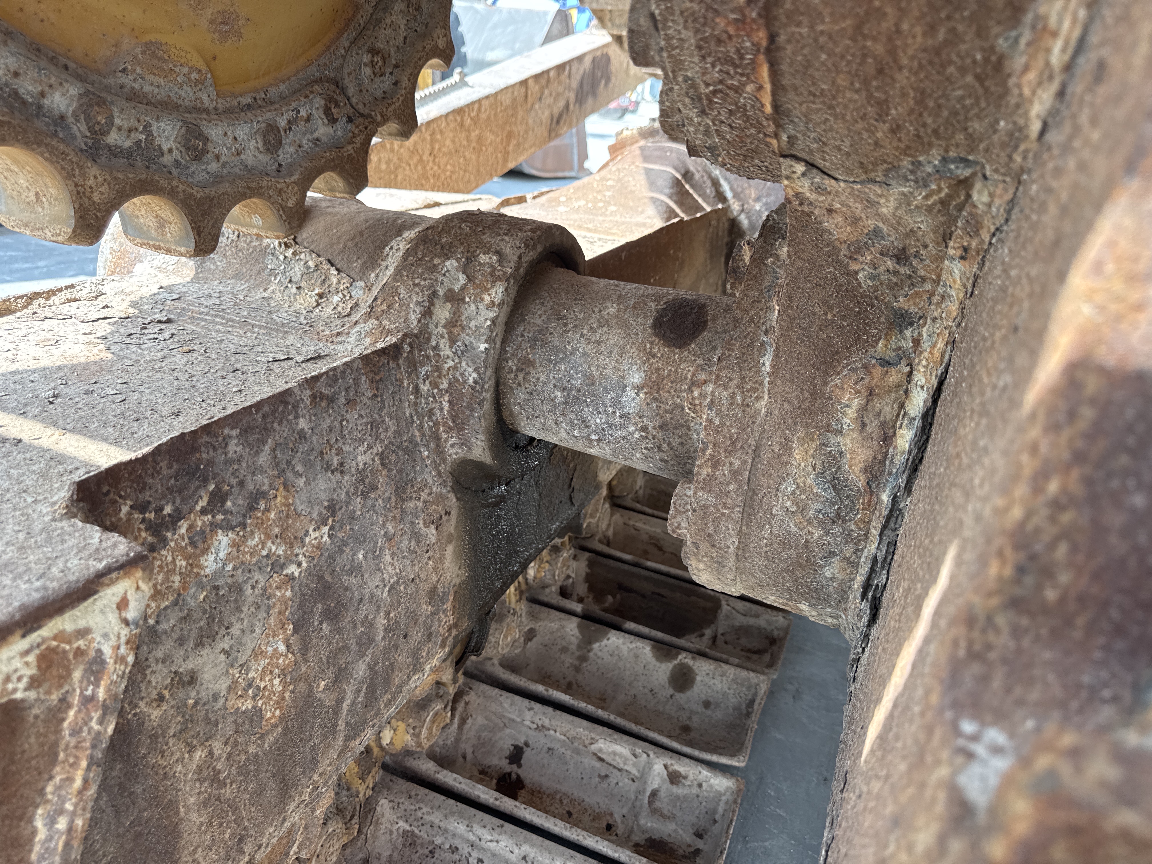 CDB-006-Cat-D6R-LGP-Crawler-dozers-inspection-Undercarriage-Final-drive-3