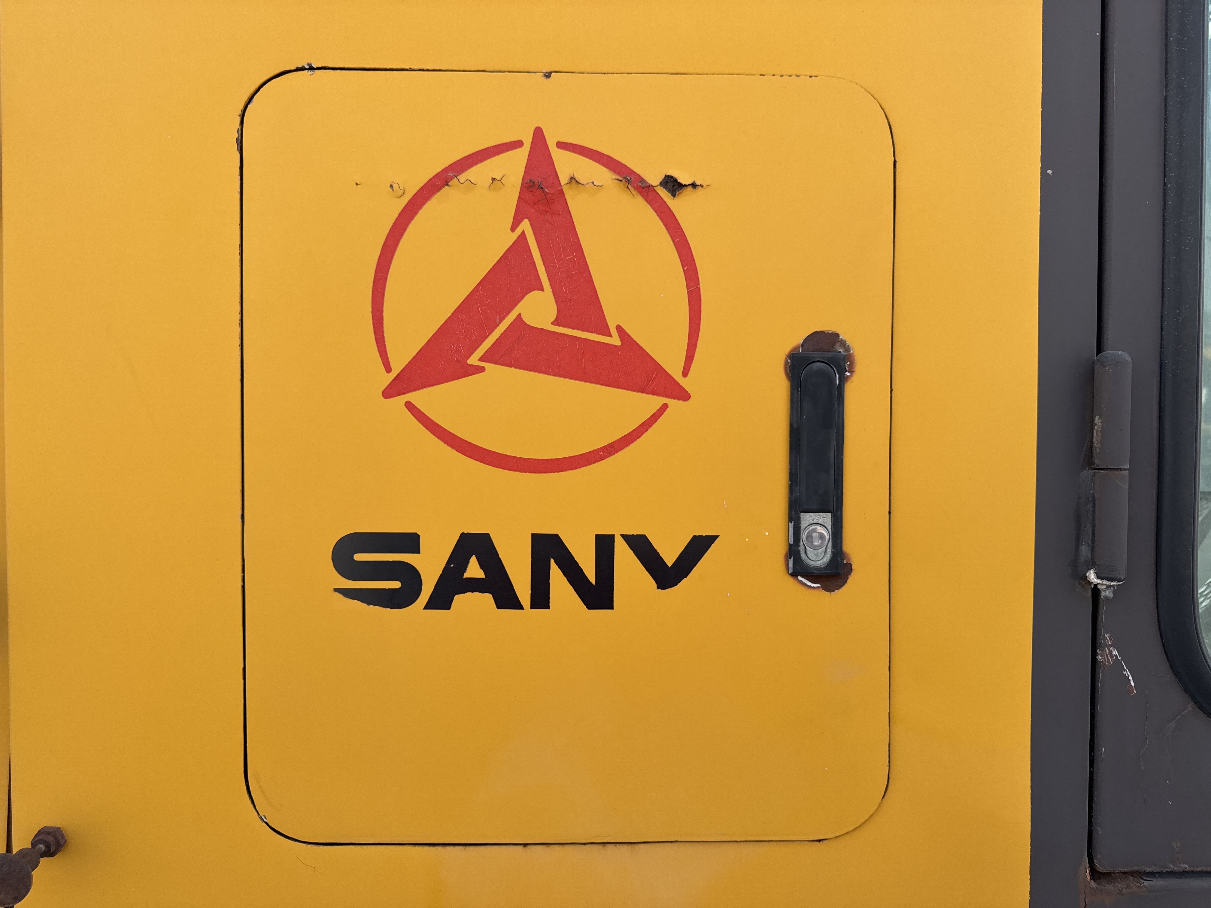 MGG-002-Sany-PQ190-IIA-Motor-graders-inspection-Structure-Sheet-metal-(fiberglass)-5