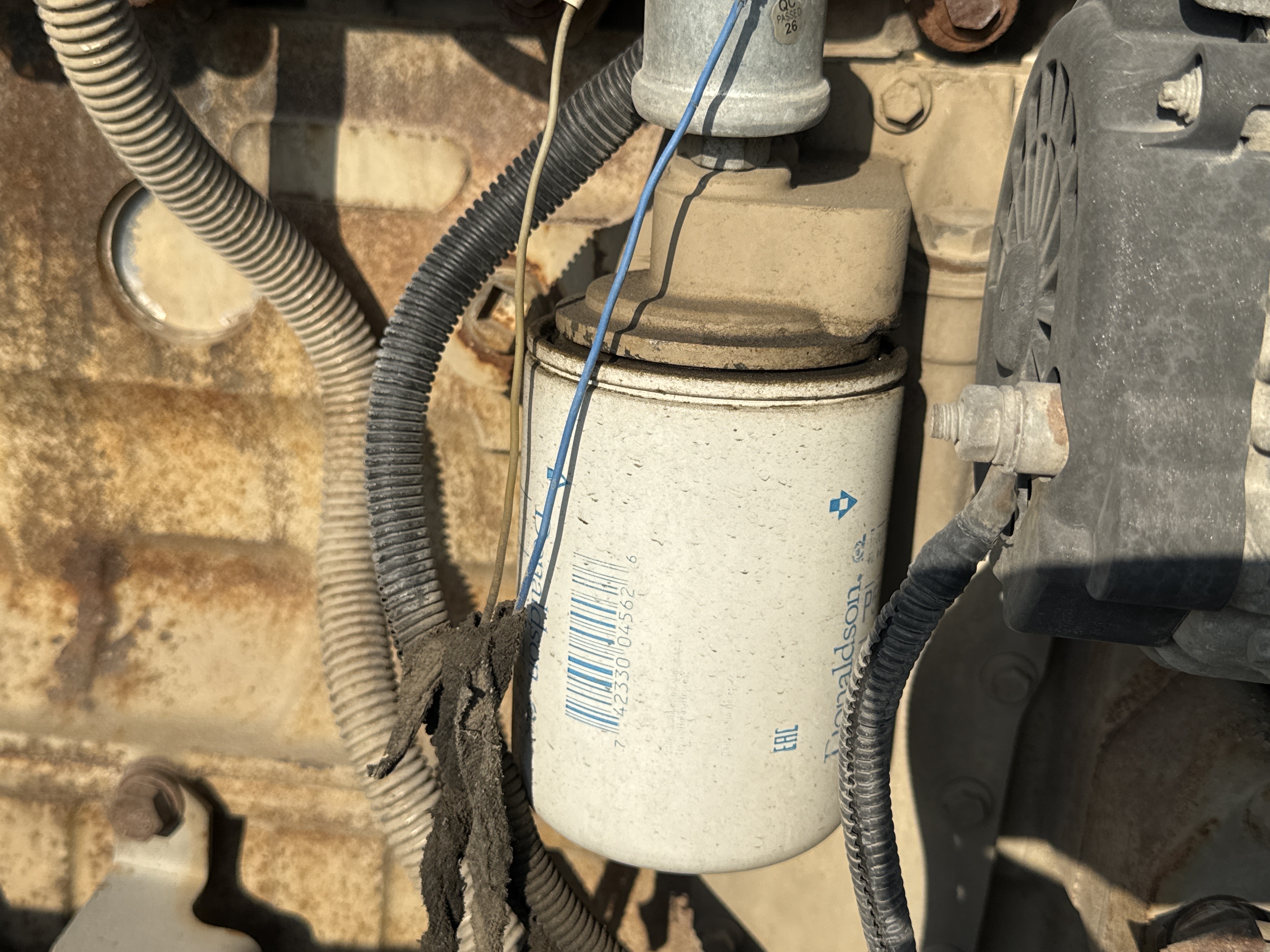MGG-002-Sany-PQ190-IIA-Motor-graders-inspection-Engine-Engine-oil-leaks-3