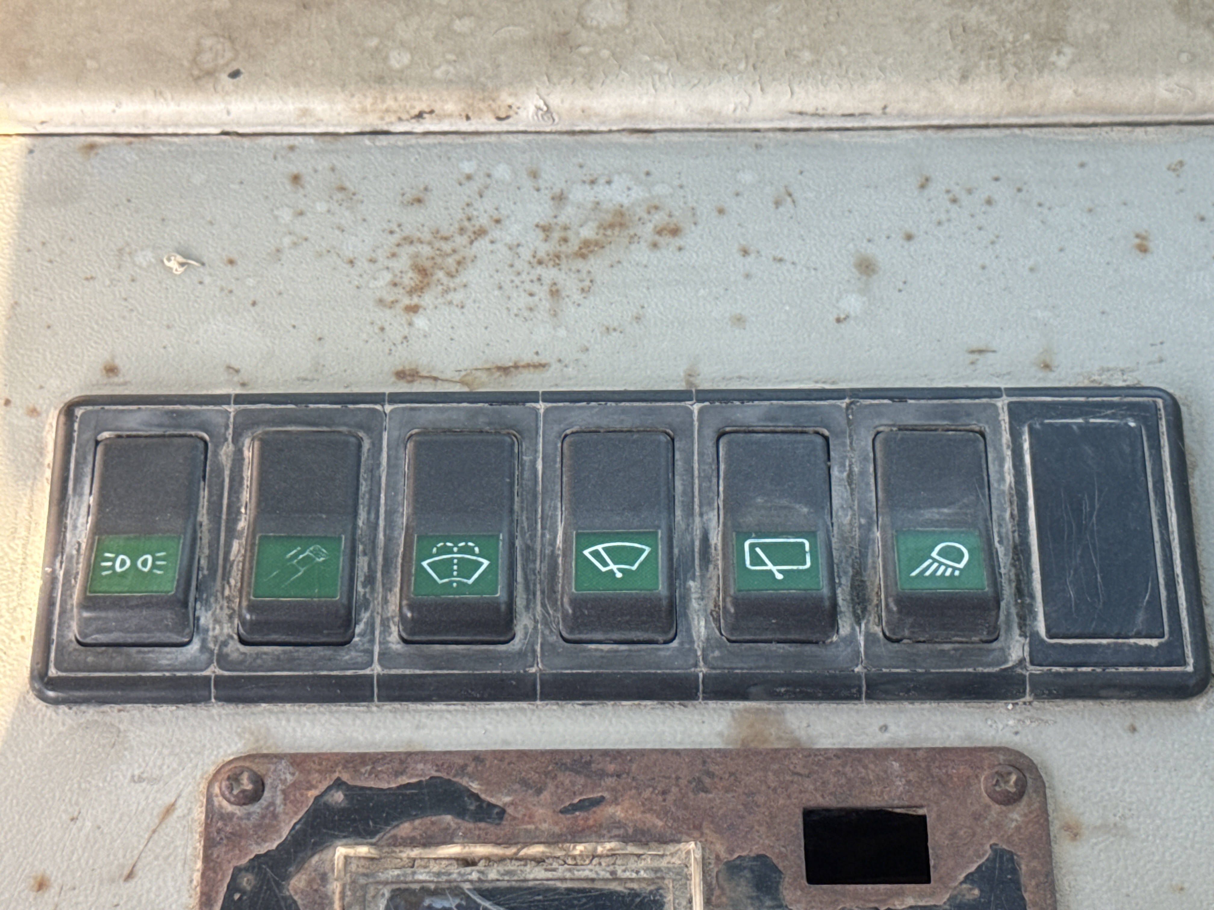 MGG-002-Sany-PQ190-IIA-Motor-graders-inspection-Cabin-Electronic-instrument-board-2