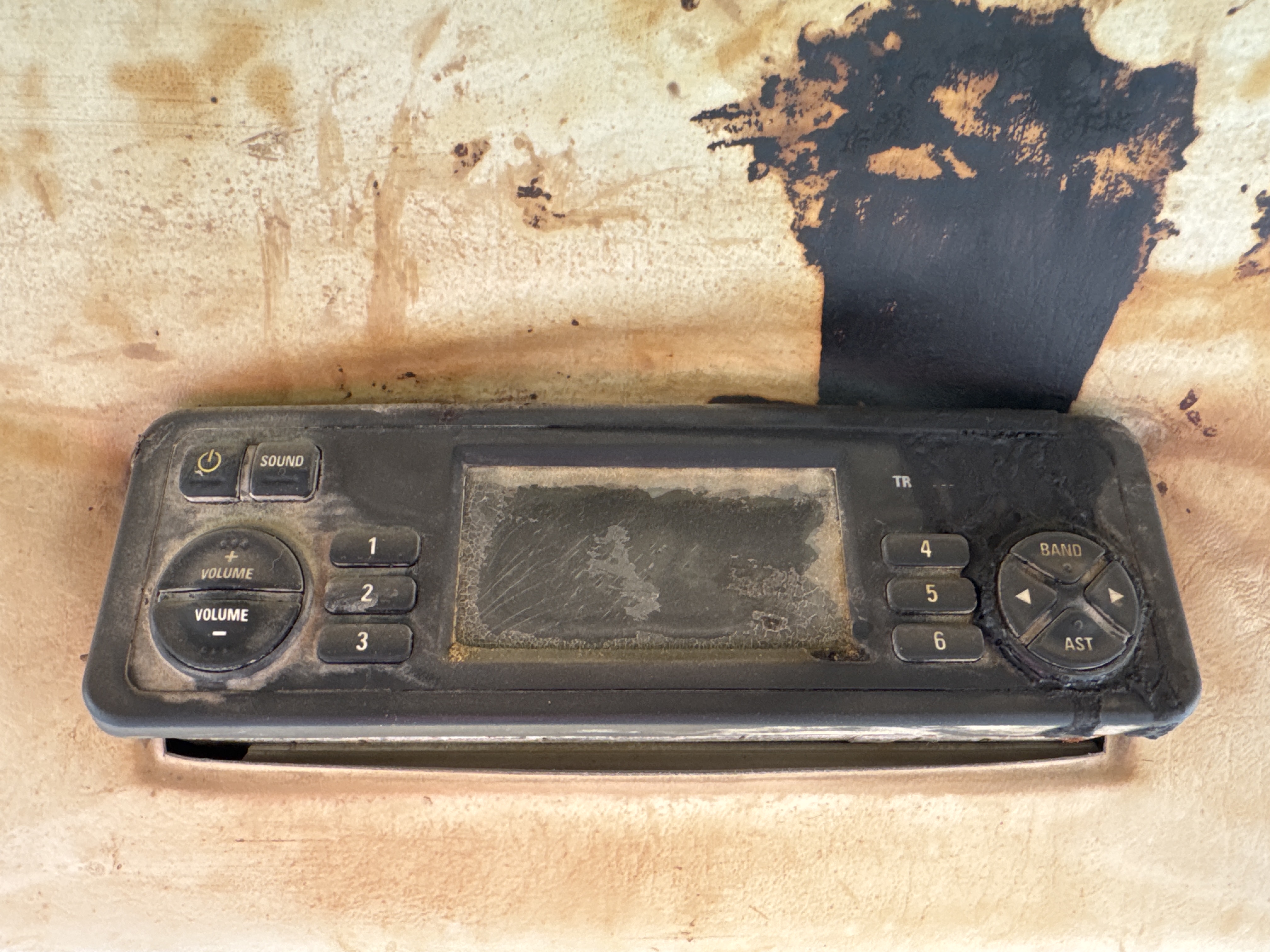 MGG-002-Sany-PQ190-IIA-Motor-graders-inspection-Cabin-Radio-2