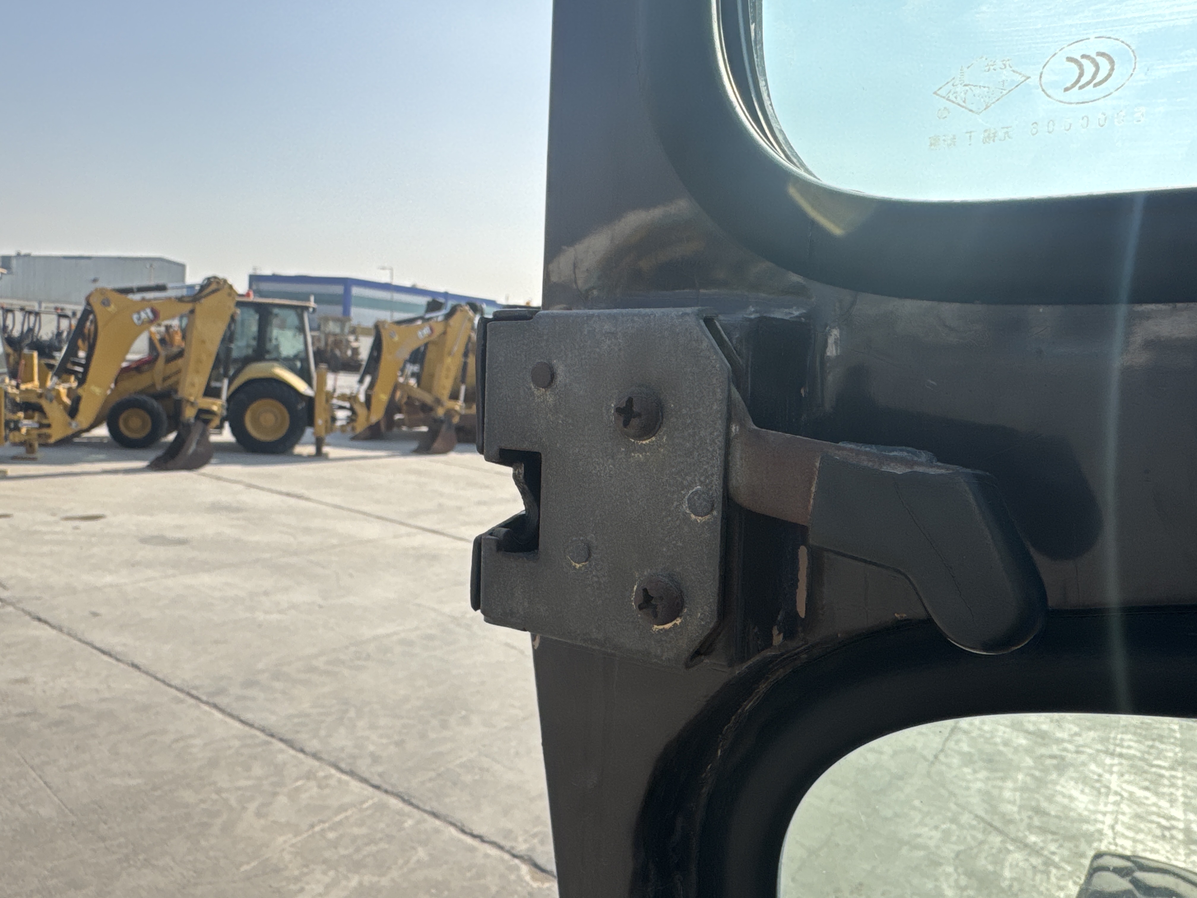 MGG-002-Sany-PQ190-IIA-Motor-graders-inspection-Cabin-Door-handles-1