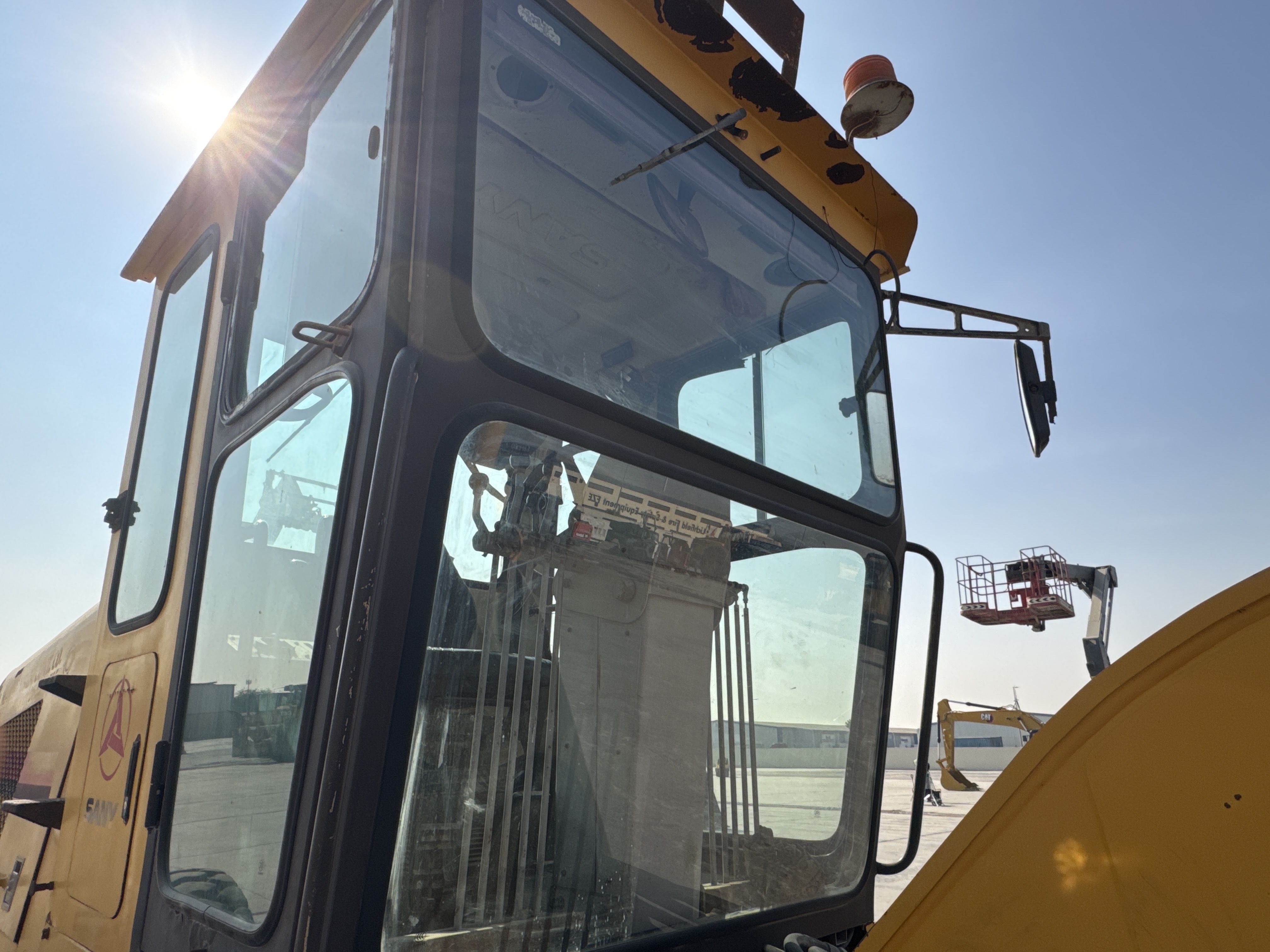 MGG-002-Sany-PQ190-IIA-Motor-graders-inspection-Safety-Glass-2