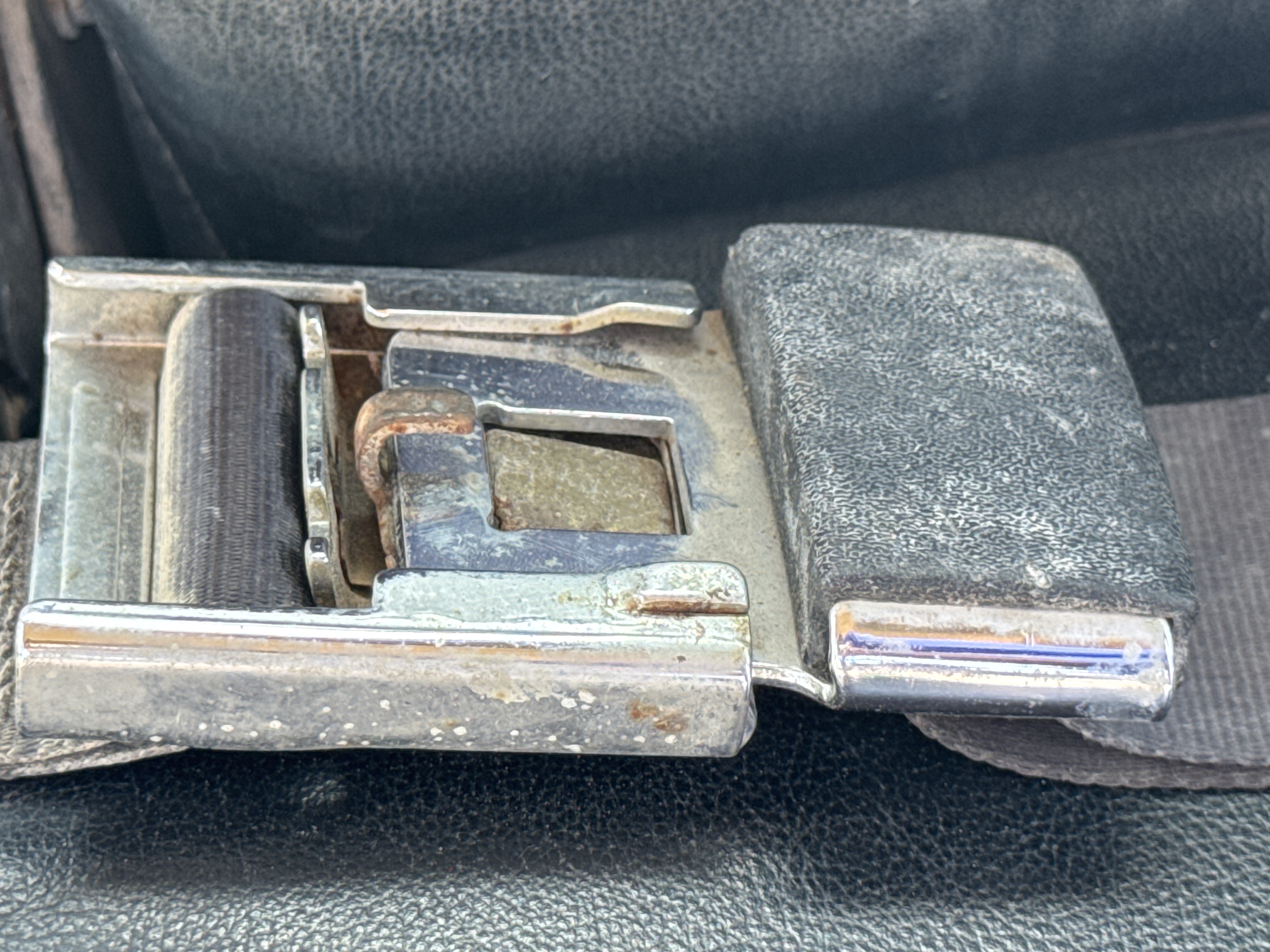 MGG-002-Sany-PQ190-IIA-Motor-graders-inspection-Safety-Seat-belts-2