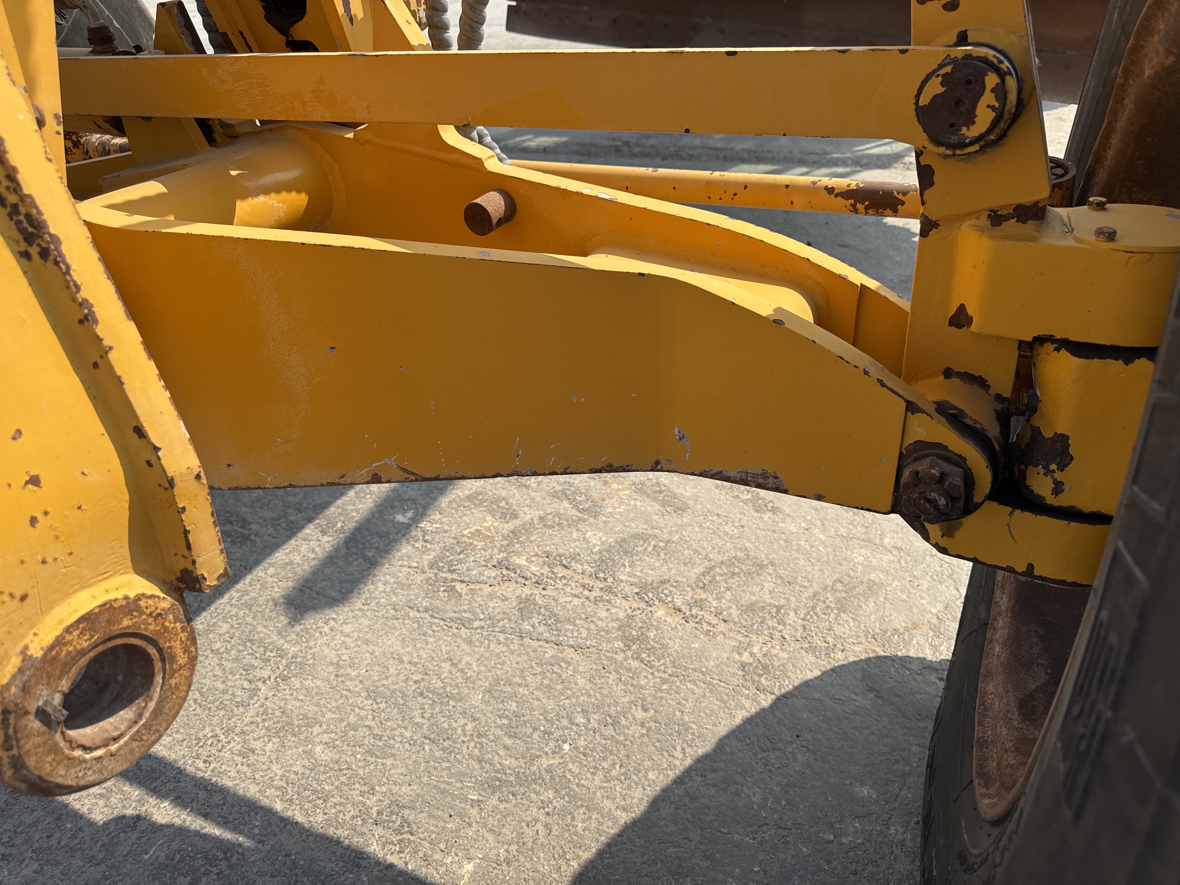 MGG-002-Sany-PQ190-IIA-Motor-graders-inspection-Drive-system-Axle-housing-2
