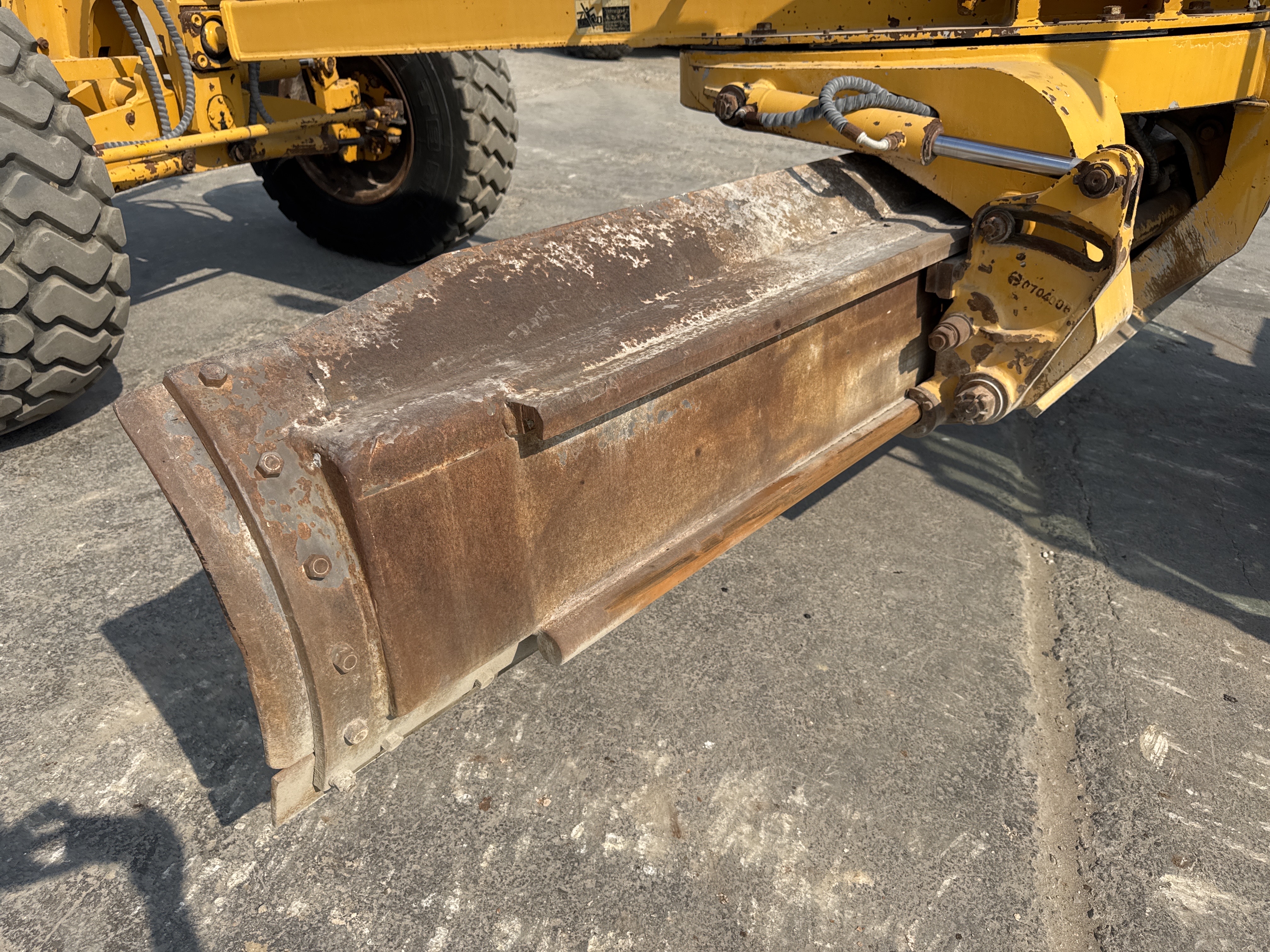 MGG-002-Sany-PQ190-IIA-Motor-graders-inspection-Attachments-Grader-blade-2