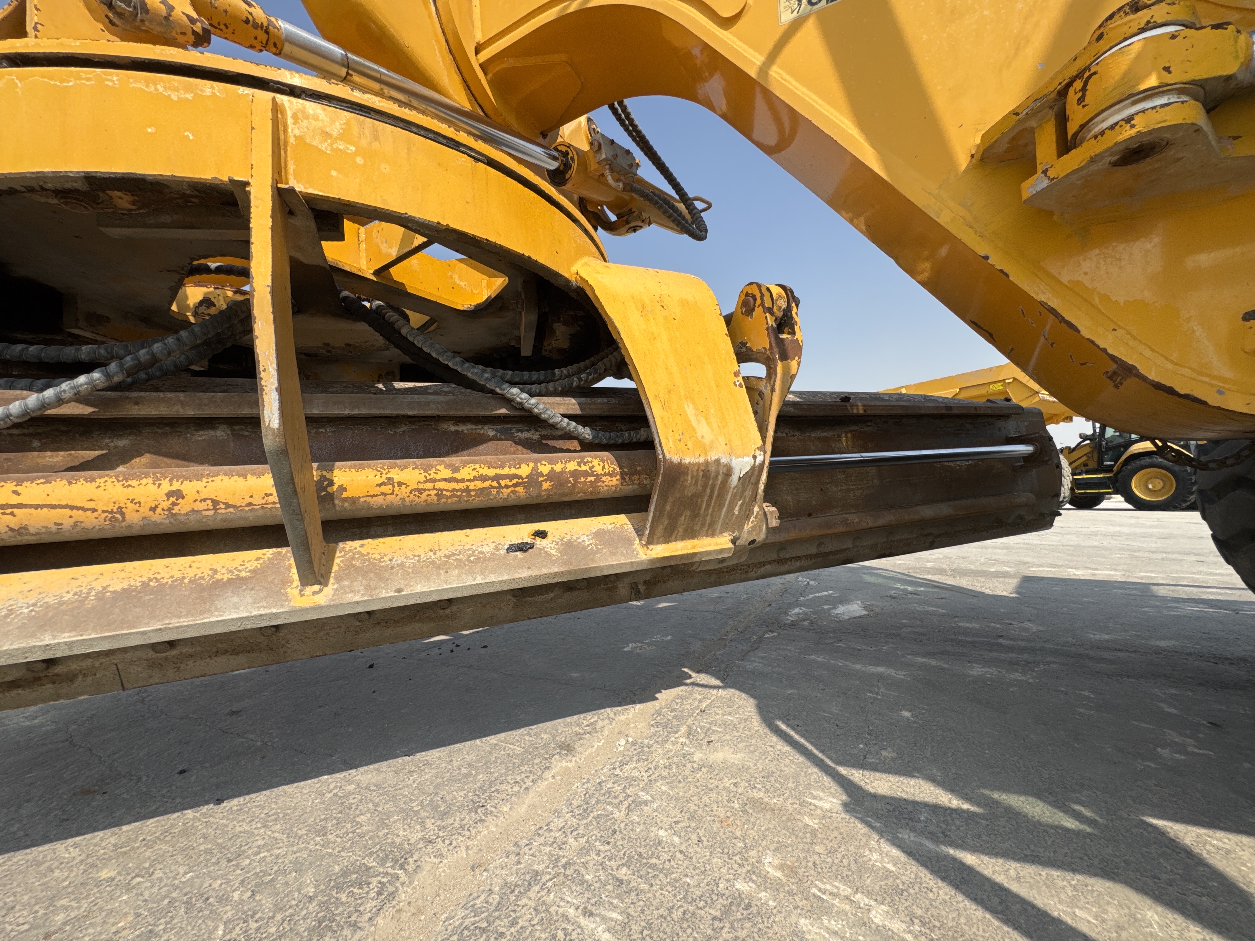 MGG-002-Sany-PQ190-IIA-Motor-graders-inspection-Hydraulics-Sideshift-cylinder-2