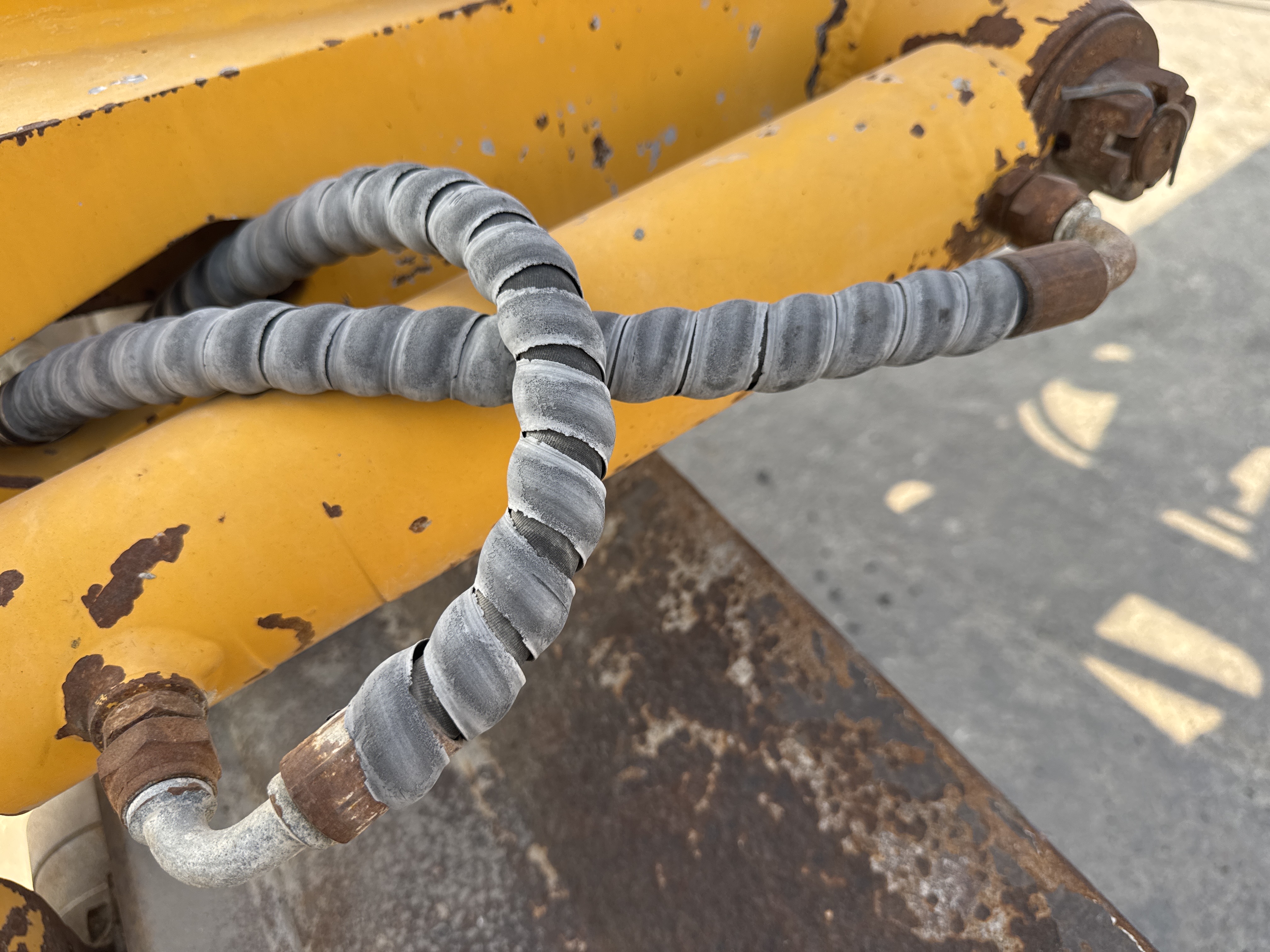 MGG-002-Sany-PQ190-IIA-Motor-graders-inspection-Hydraulics-Hydraulic-hoses-and-lines-2