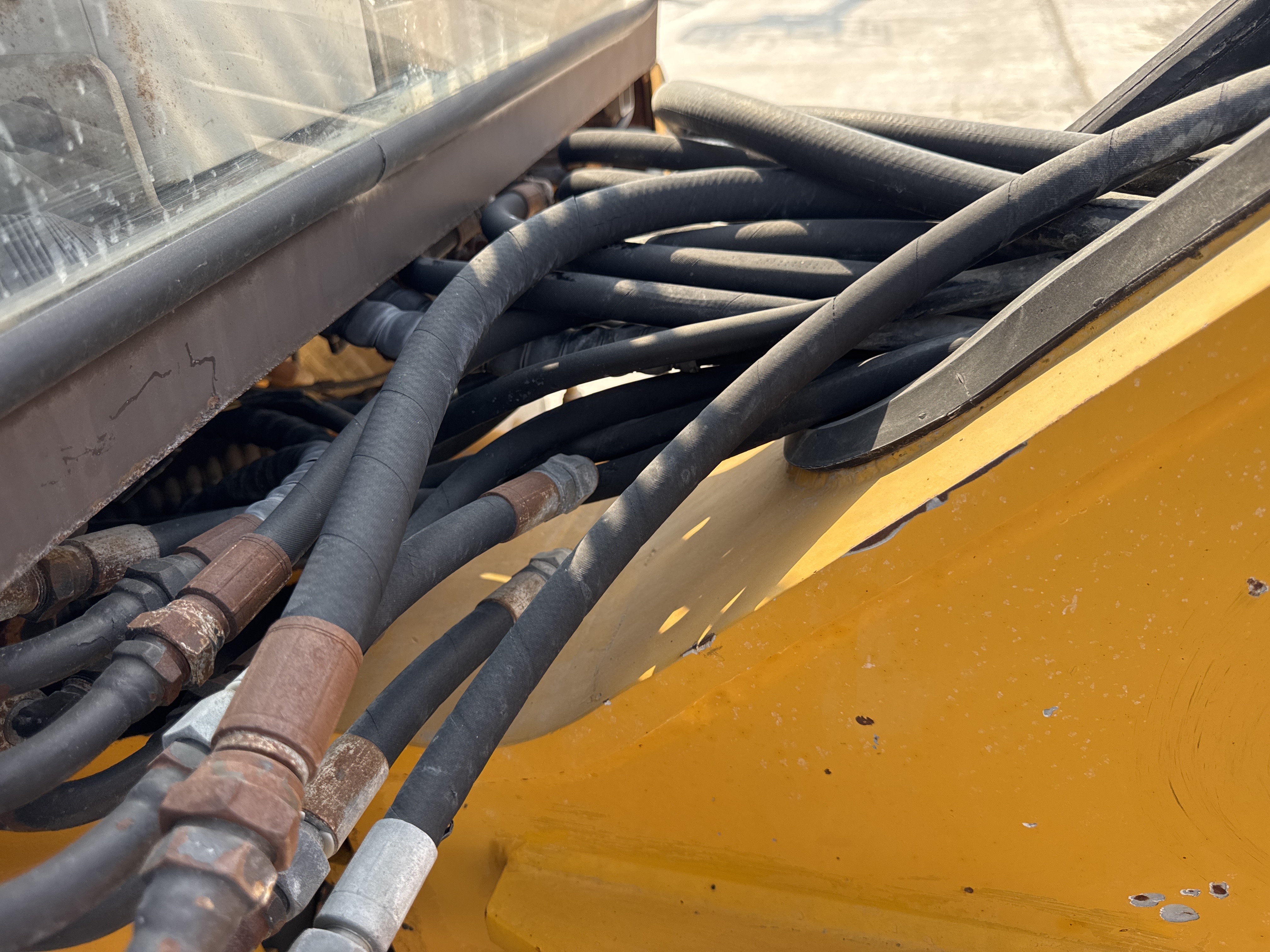 MGG-002-Sany-PQ190-IIA-Motor-graders-inspection-Hydraulics-Hydraulic-hoses-and-lines-2