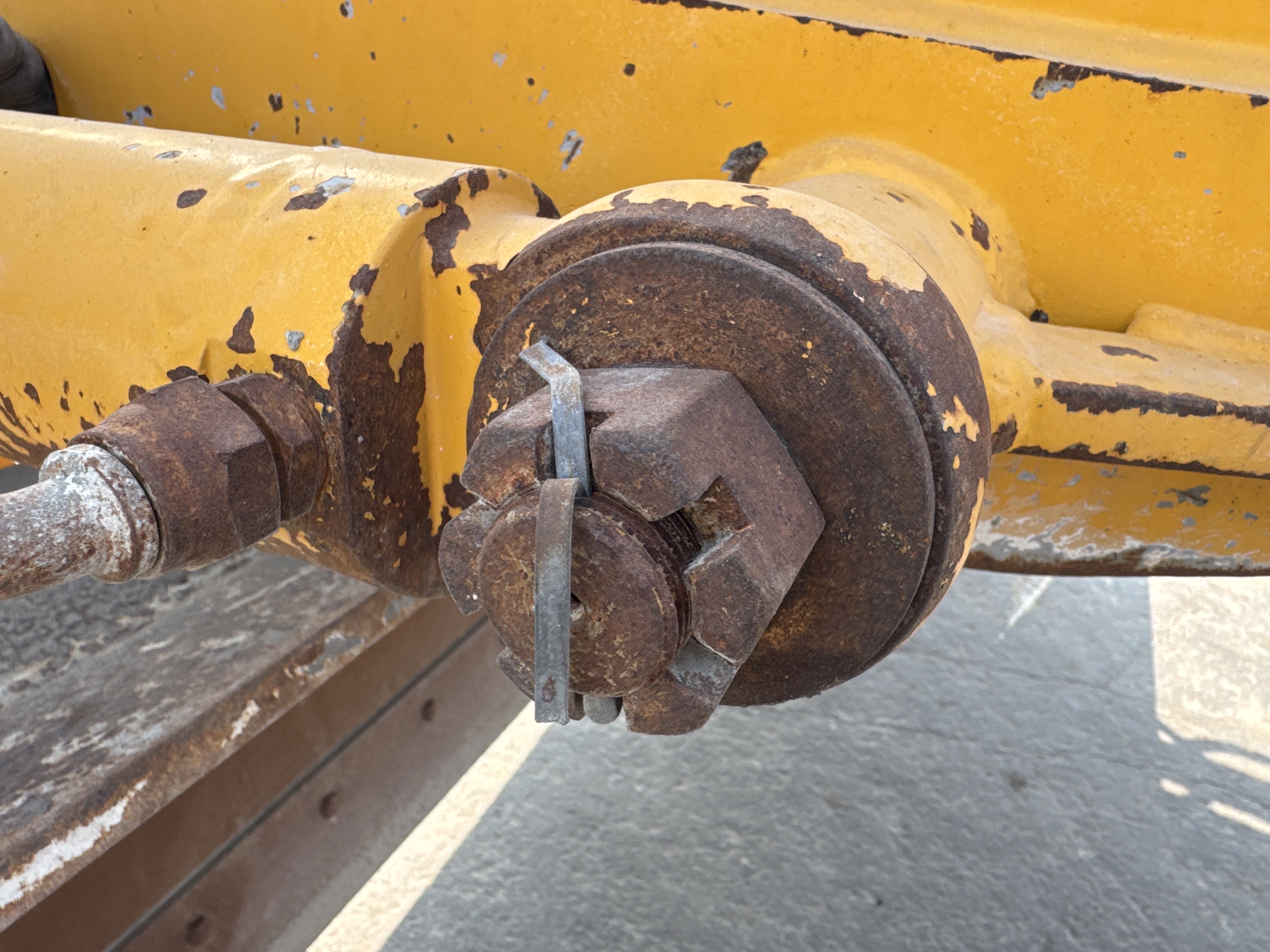 MGG-002-Sany-PQ190-IIA-Motor-graders-inspection-Hydraulics-Hydraulic-pins-/-locks-2