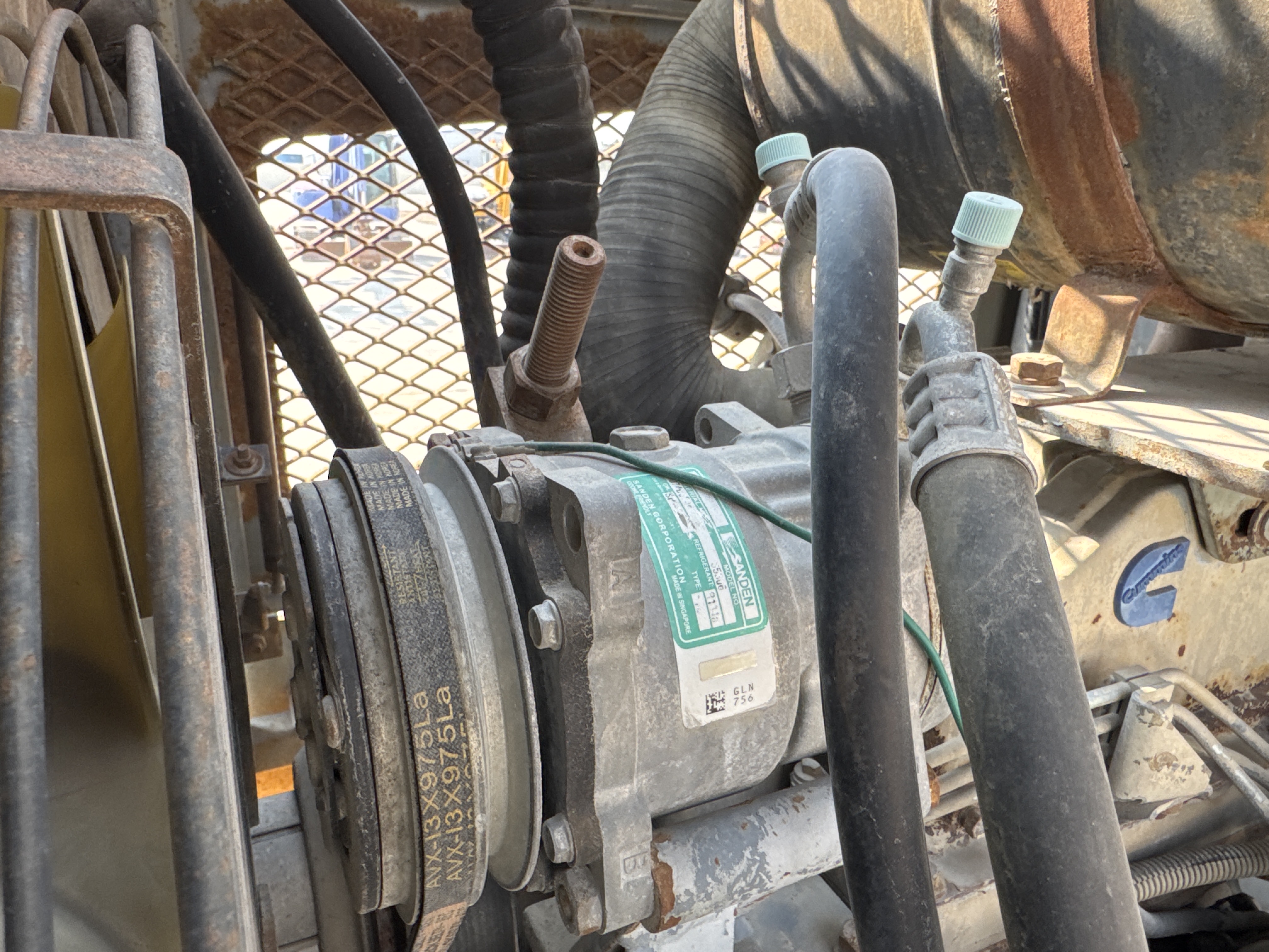 MGG-002-Sany-PQ190-IIA-Motor-graders-inspection-Air-conditioning-A/C-compressor-2
