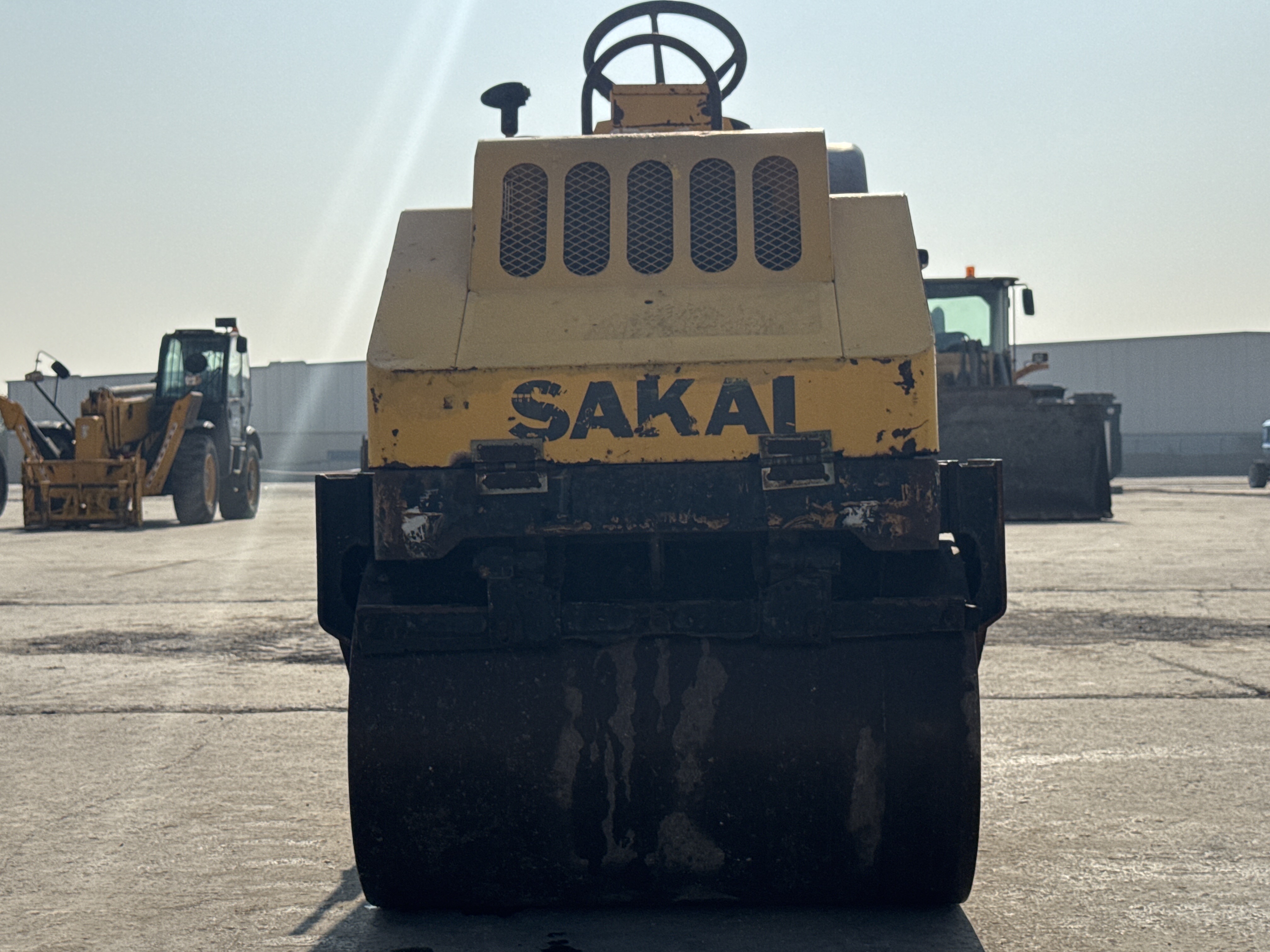 SRC-005-Sakai-CR270-Tandem-rollers-inspection-Structure-Paint-2