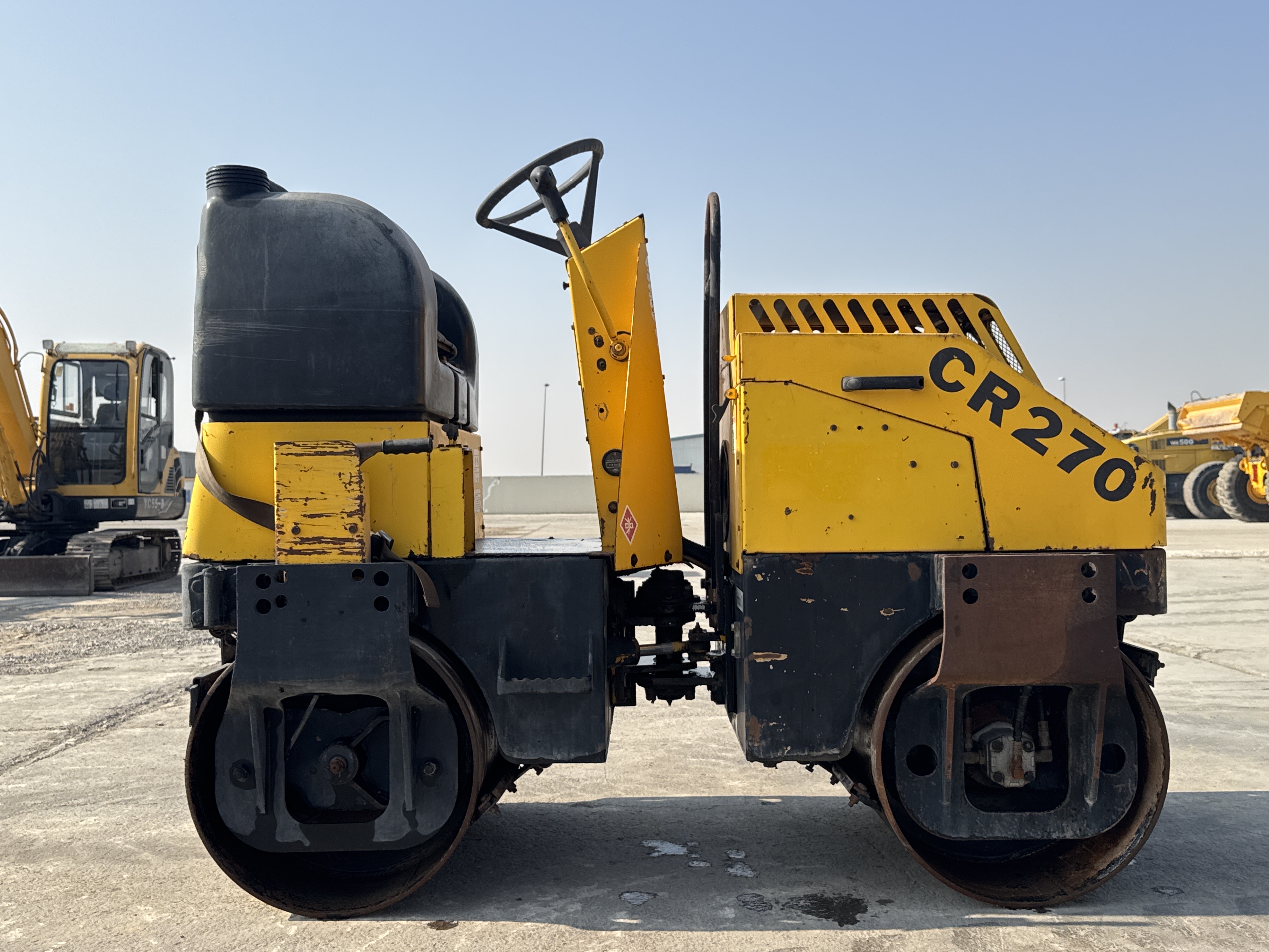 SRC-005-Sakai-CR270-Tandem-rollers-inspection-Structure-Paint-2