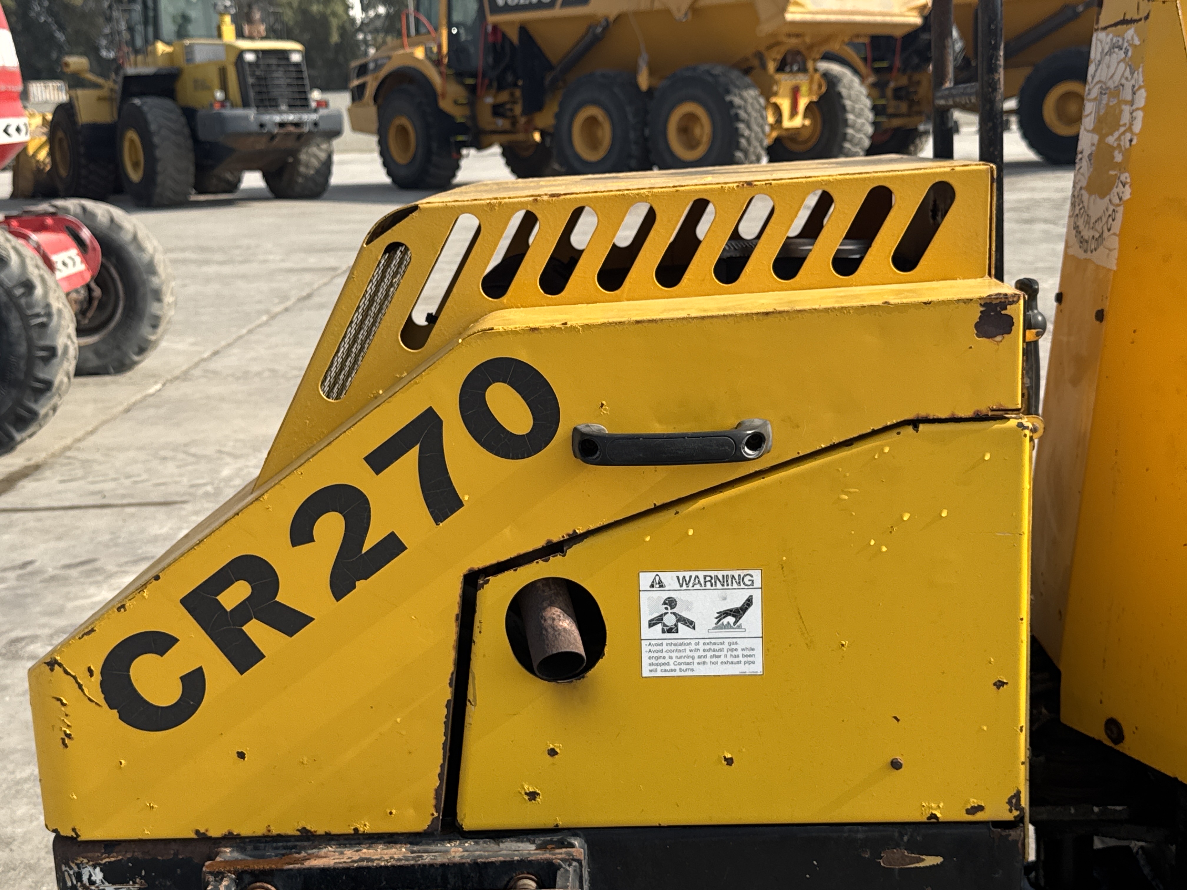 SRC-005-Sakai-CR270-Tandem-rollers-inspection-Structure-Sheet-metal-(fiberglass)-2