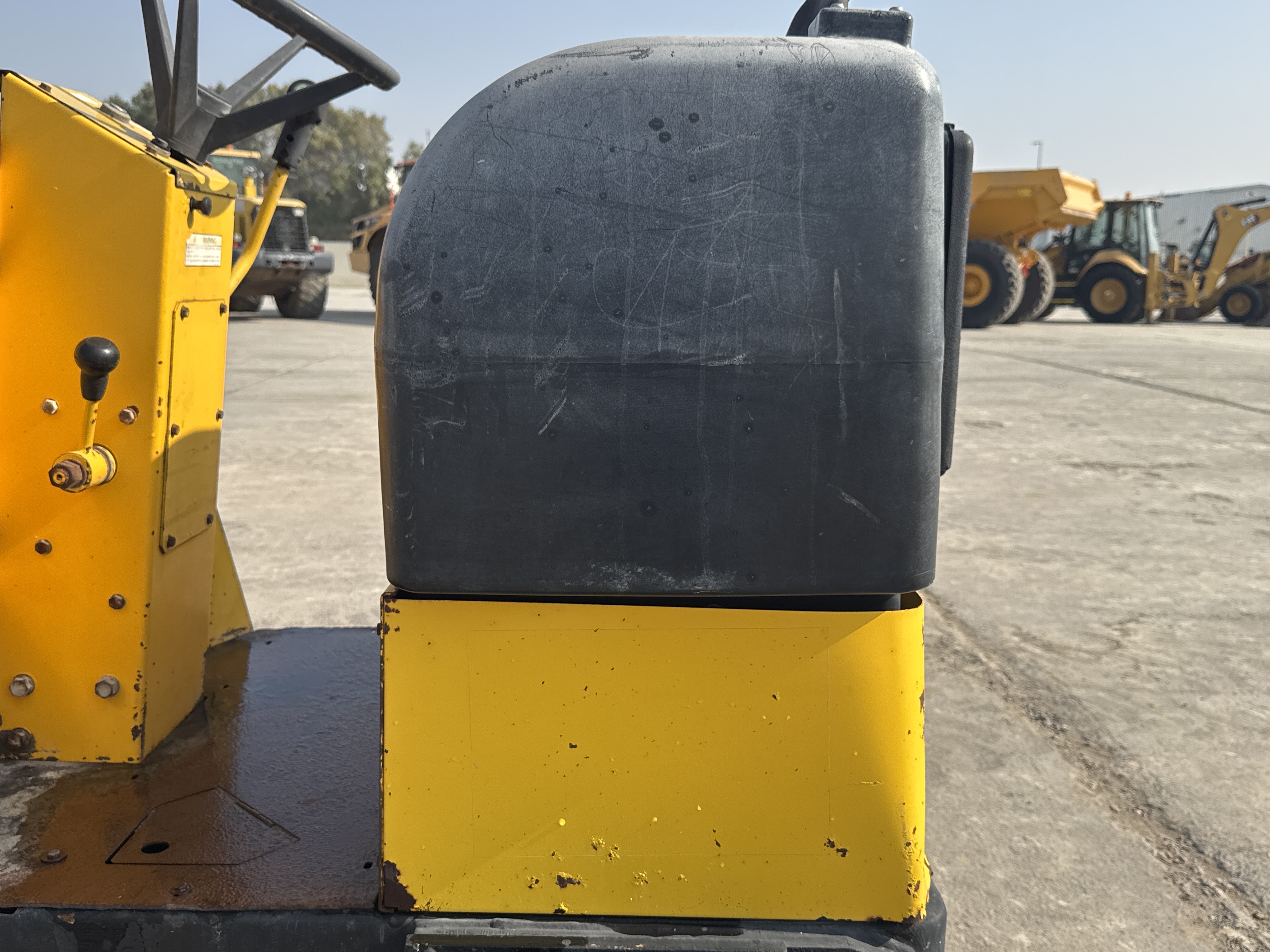 SRC-005-Sakai-CR270-Tandem-rollers-inspection-Structure-Sheet-metal-(fiberglass)-2