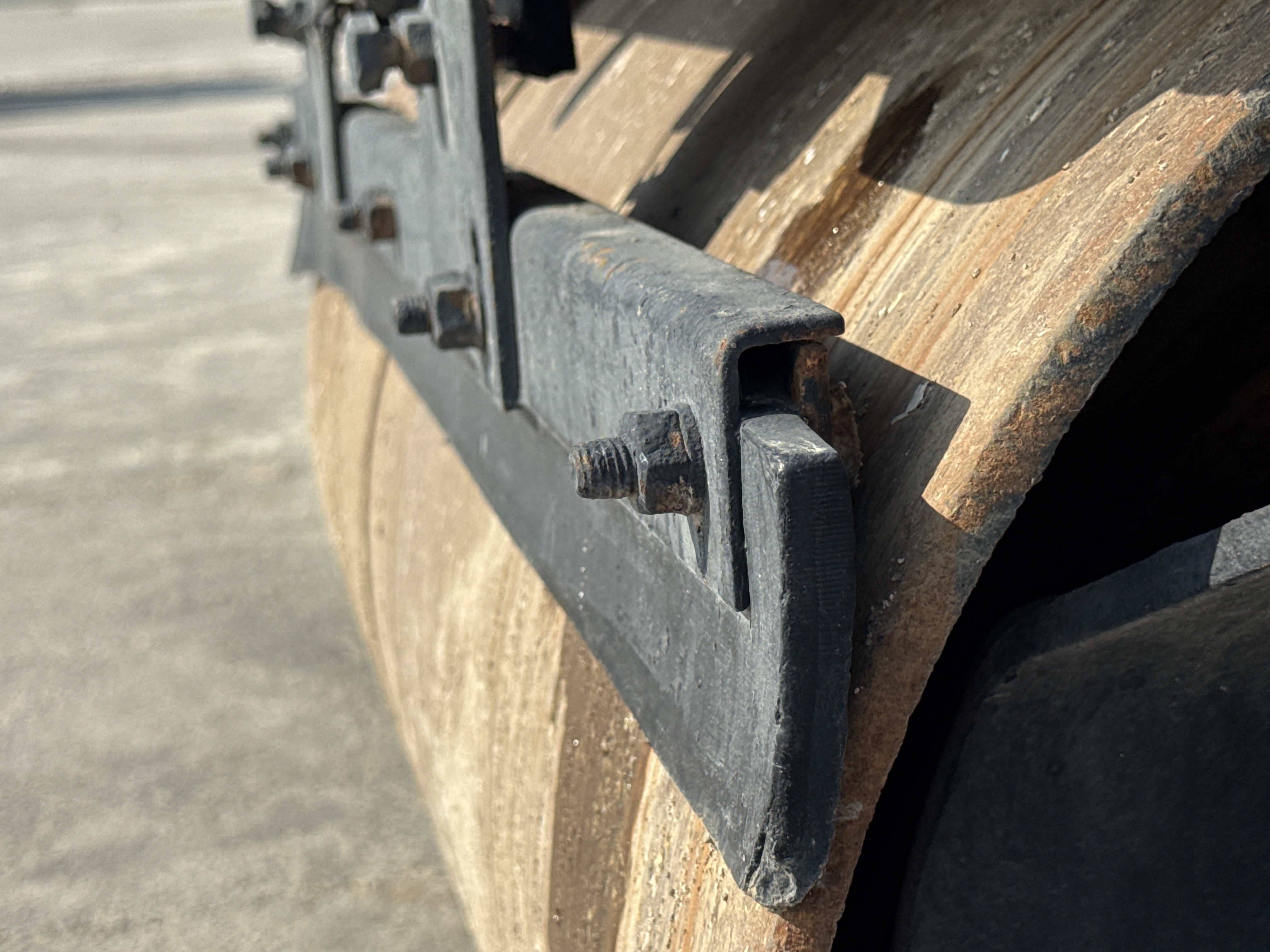 SRC-005-Sakai-CR270-Tandem-rollers-inspection-Structure-Rear-scrapers-2