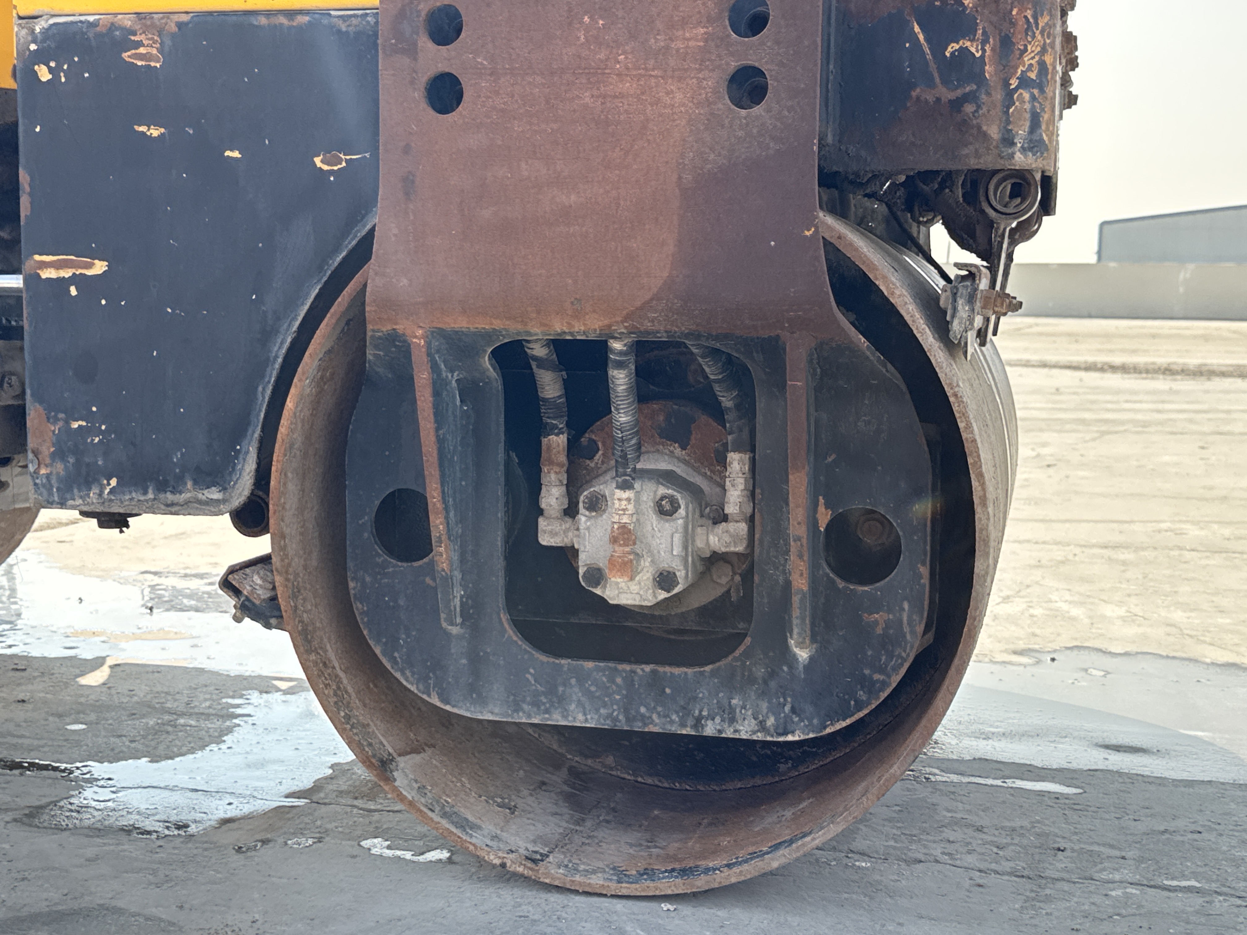 SRC-005-Sakai-CR270-Tandem-rollers-inspection-Chassis-Front-drum-2