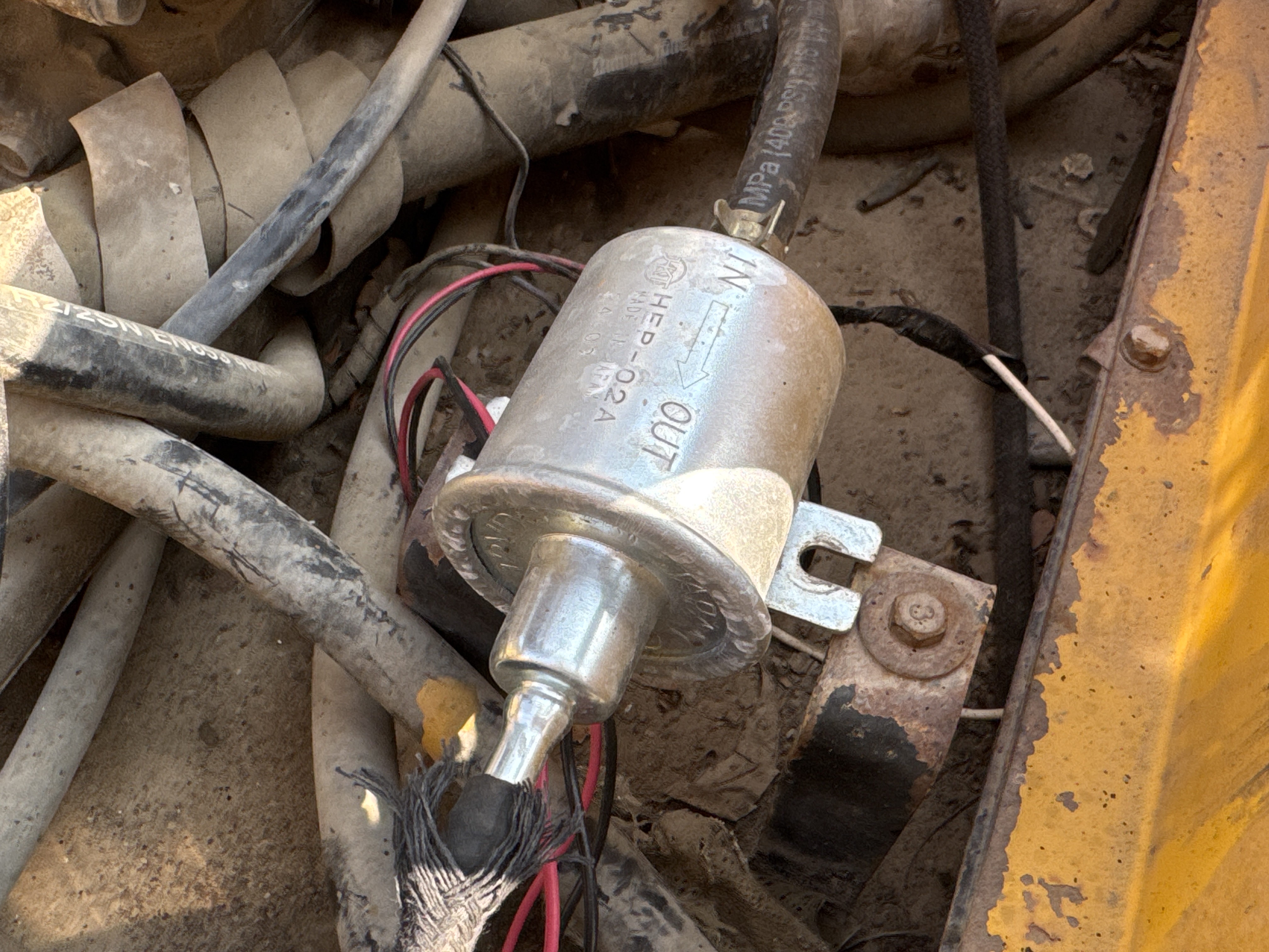SRC-005-Sakai-CR270-Tandem-rollers-inspection-Engine-Fuel-leaks-2