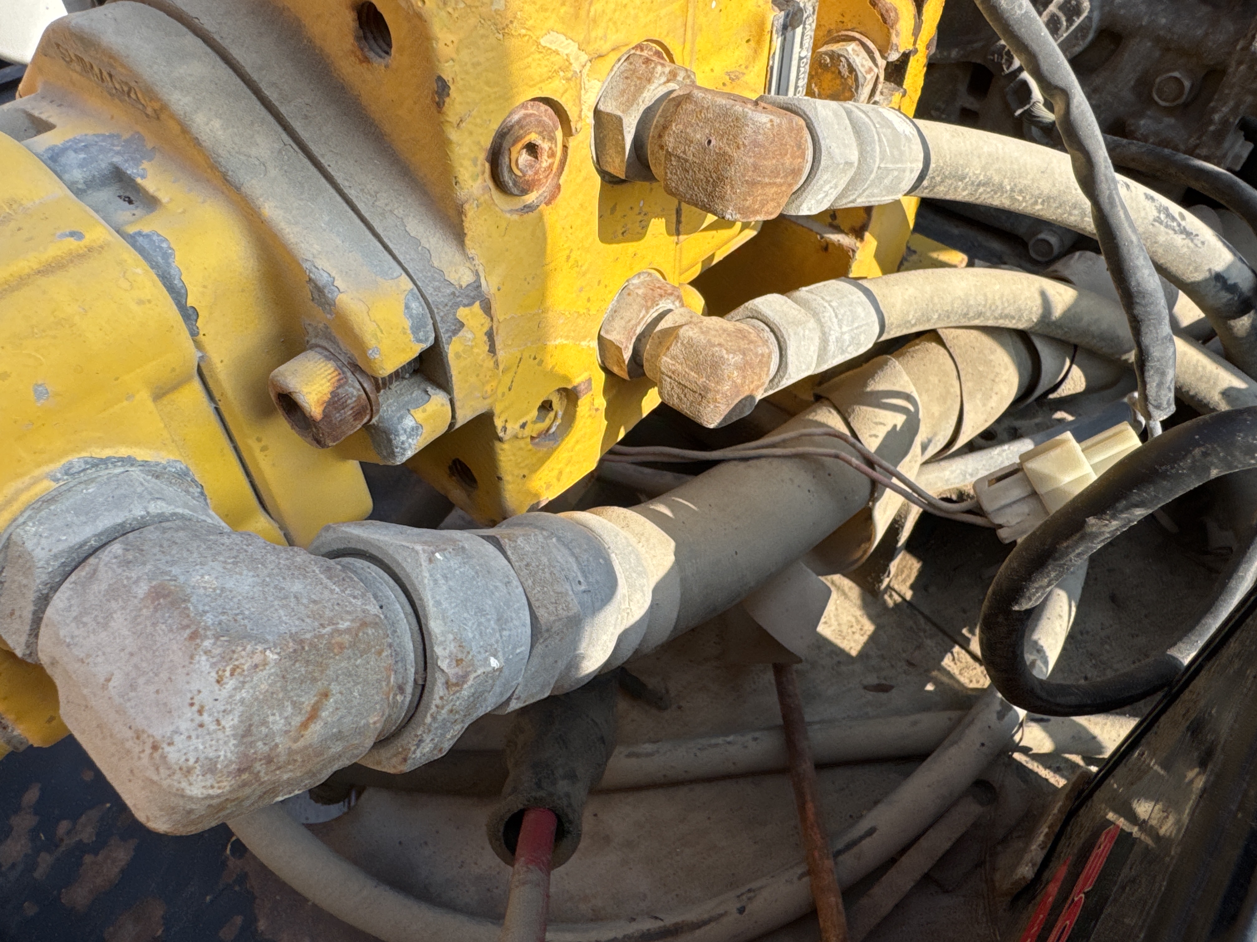 SRC-005-Sakai-CR270-Tandem-rollers-inspection-Hydraulics-Hydraulic-hoses-and-lines-2
