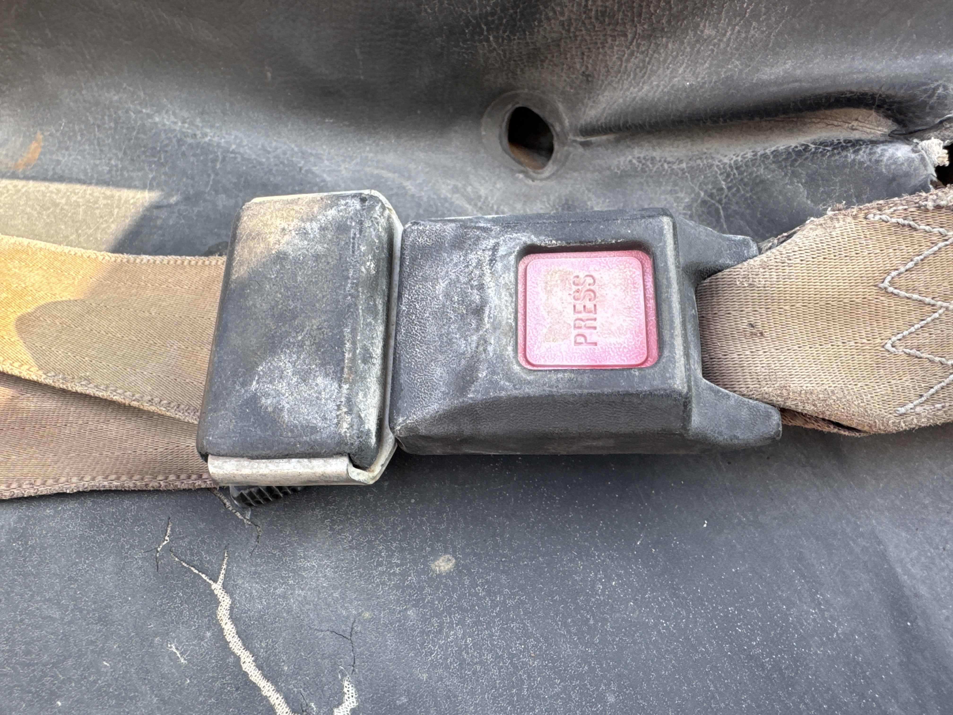 SRC-005-Sakai-CR270-Tandem-rollers-inspection-Safety-Seat-belts-2