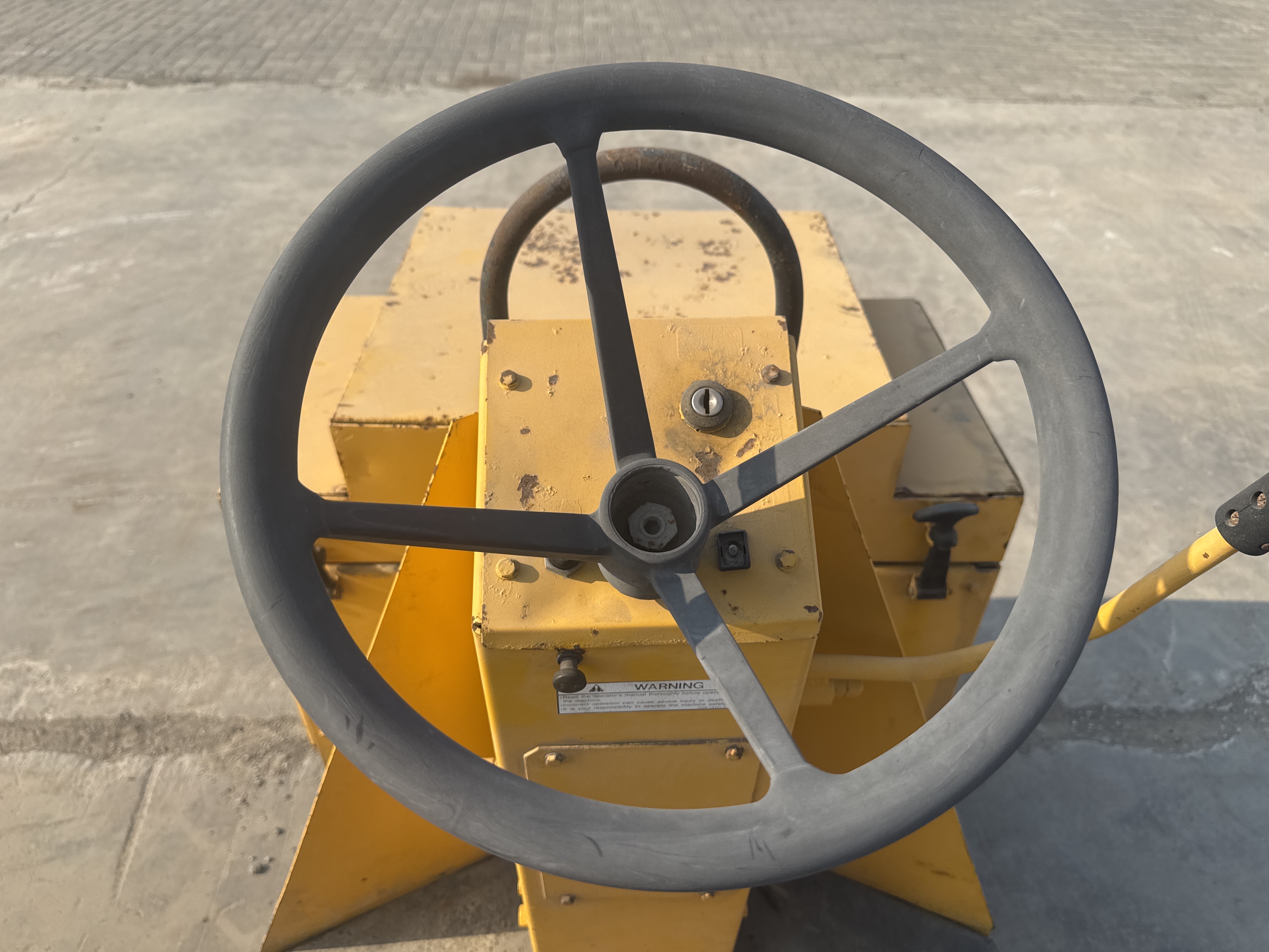 SRC-006-Sakai-CR270-Tandem-rollers-inspection-Cabin-Steering-controls-2
