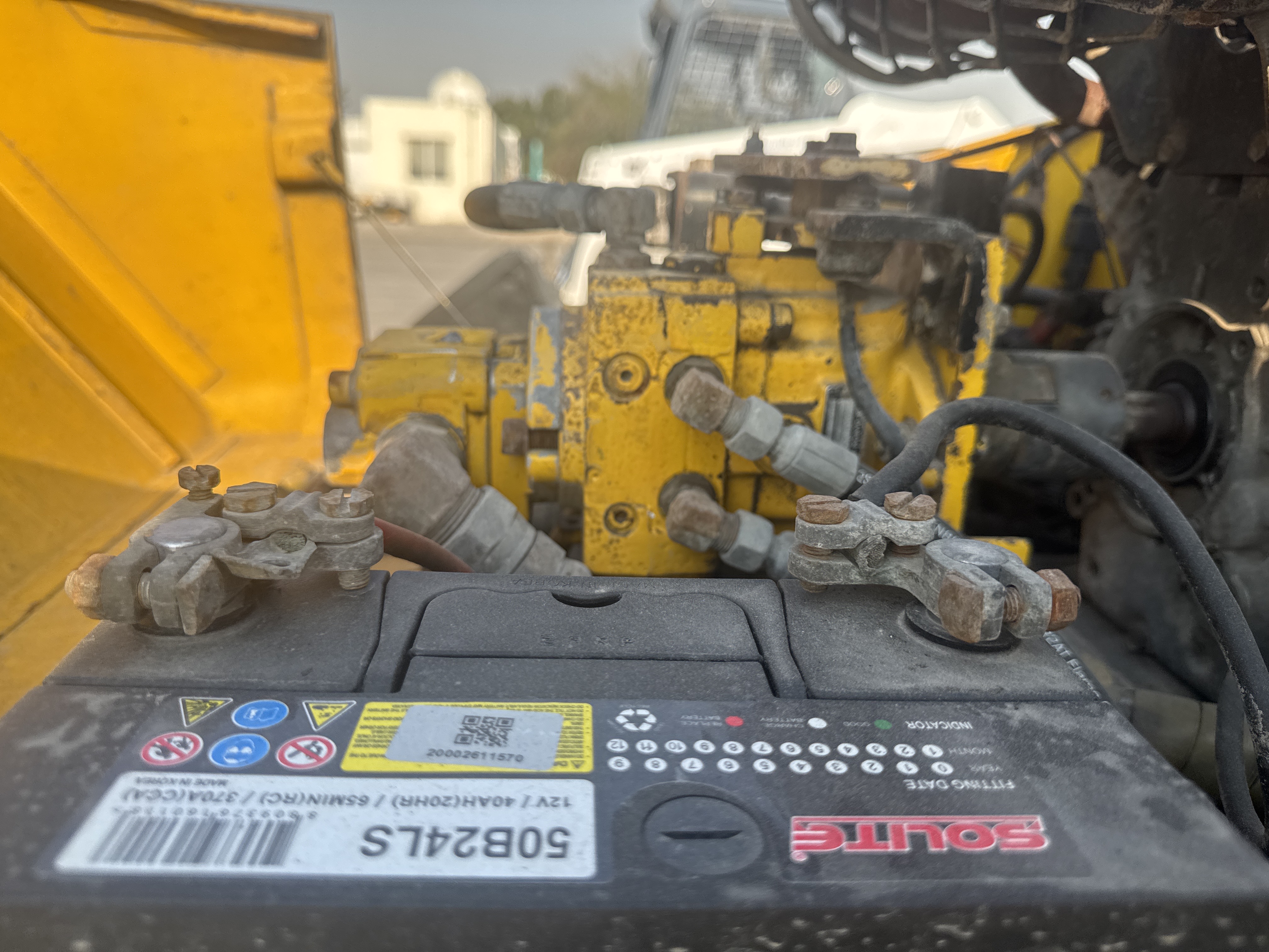 SRC-006-Sakai-CR270-Tandem-rollers-inspection-Electronics-Battery-2