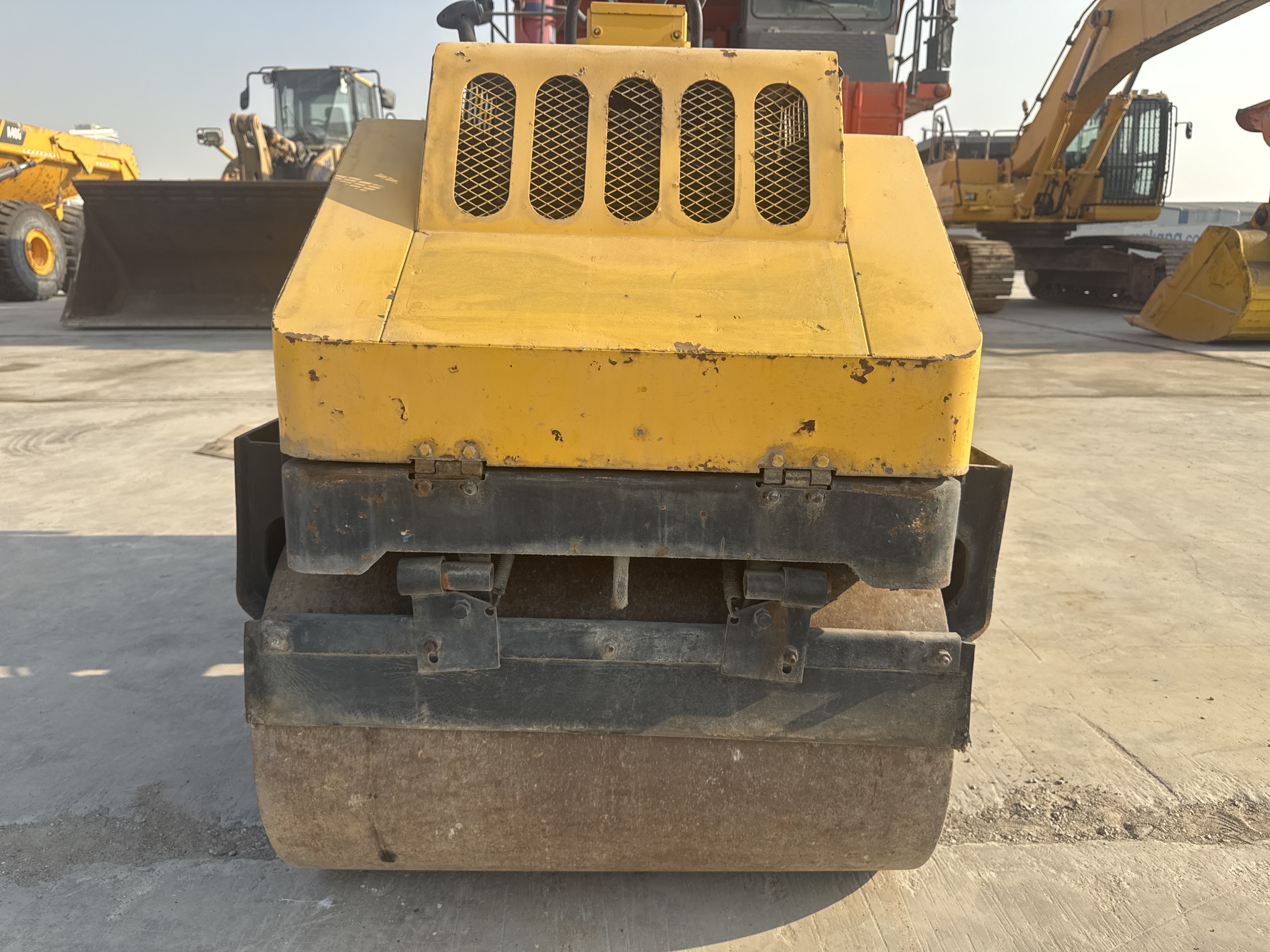 SRC-006-Sakai-CR270-Tandem-rollers-inspection-Structure-Paint-2