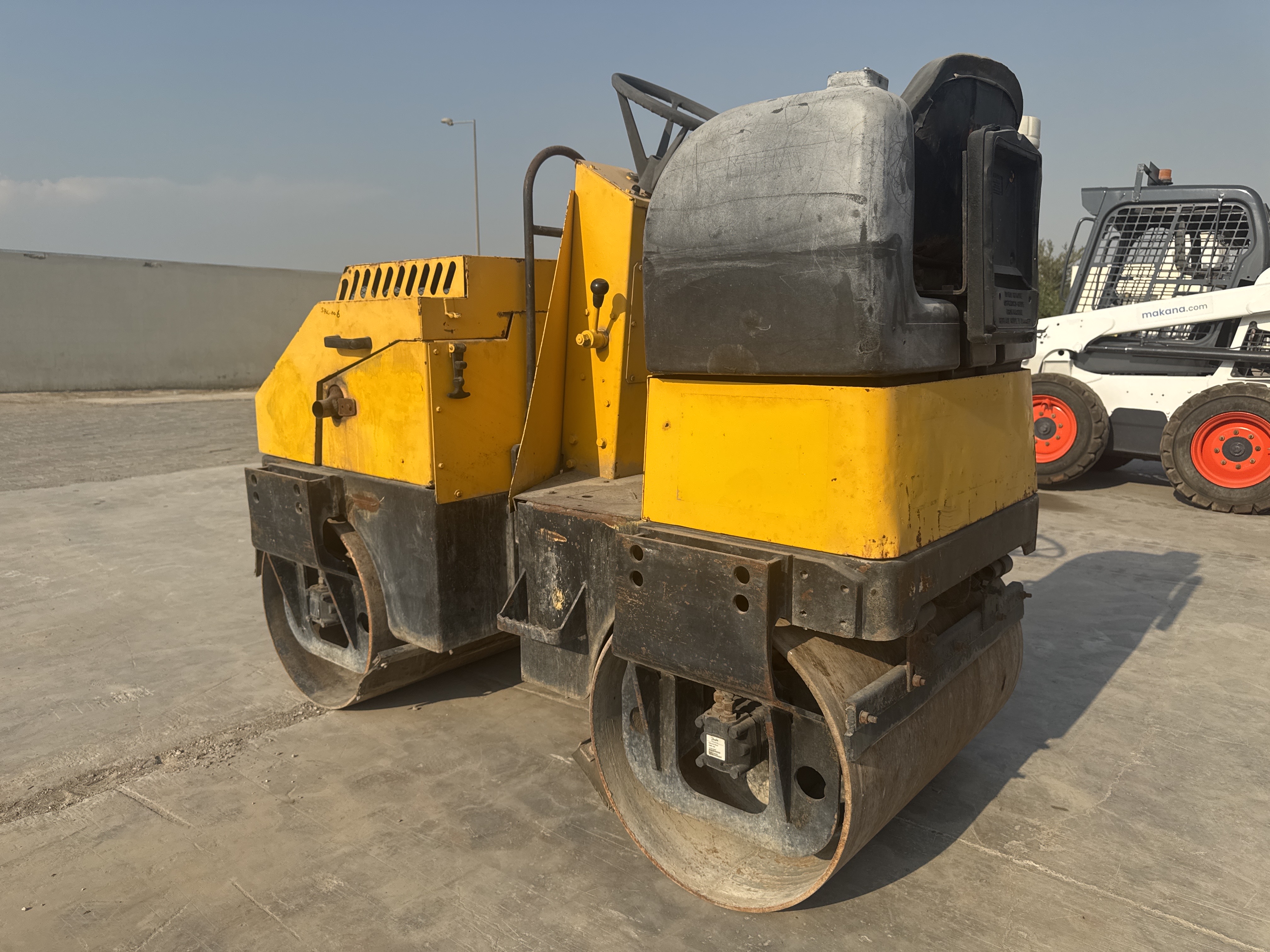 SRC-006-Sakai-CR270-Tandem-rollers-inspection-Structure-Paint-2