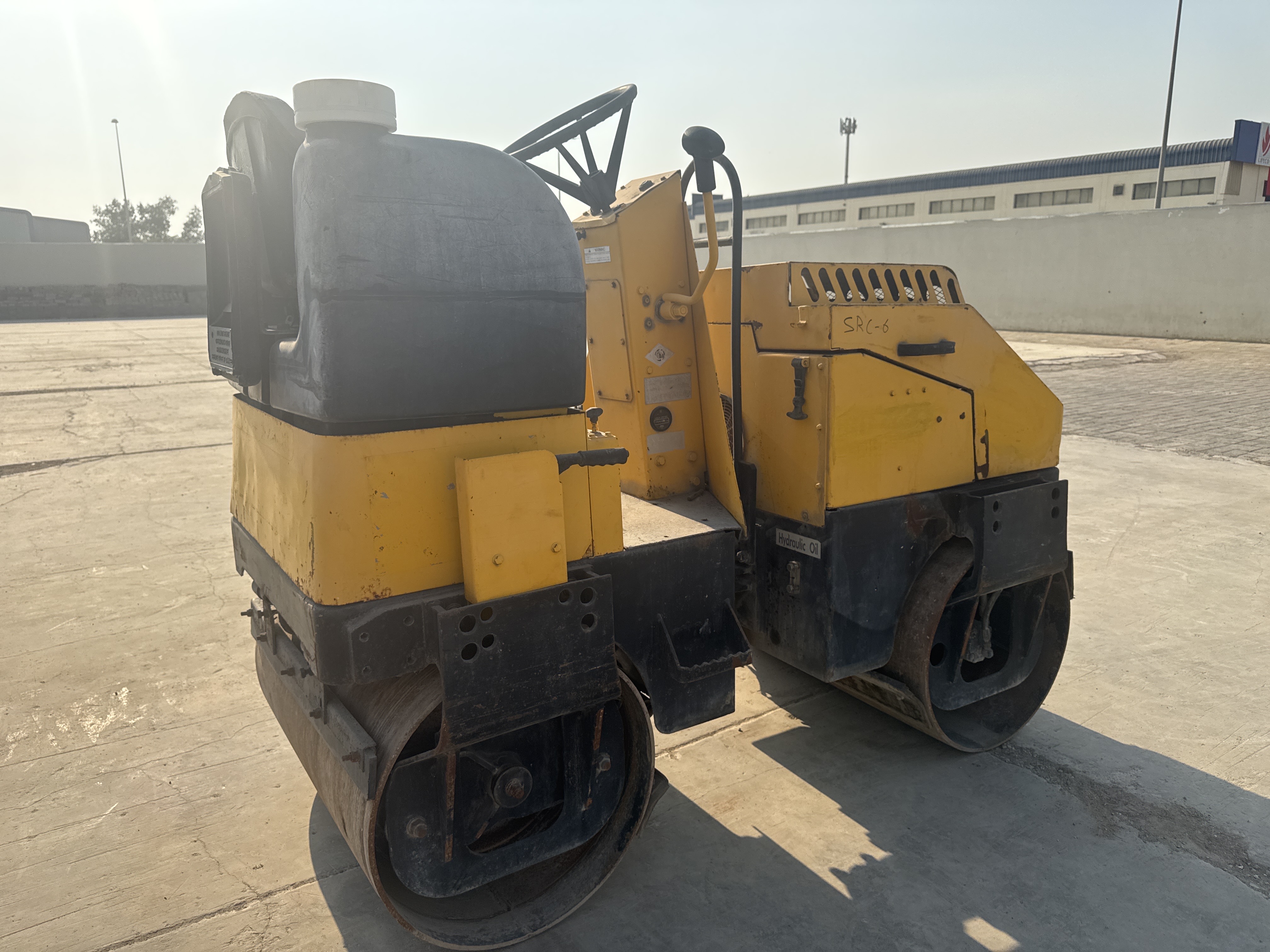 SRC-006-Sakai-CR270-Tandem-rollers-inspection-Structure-Paint-2