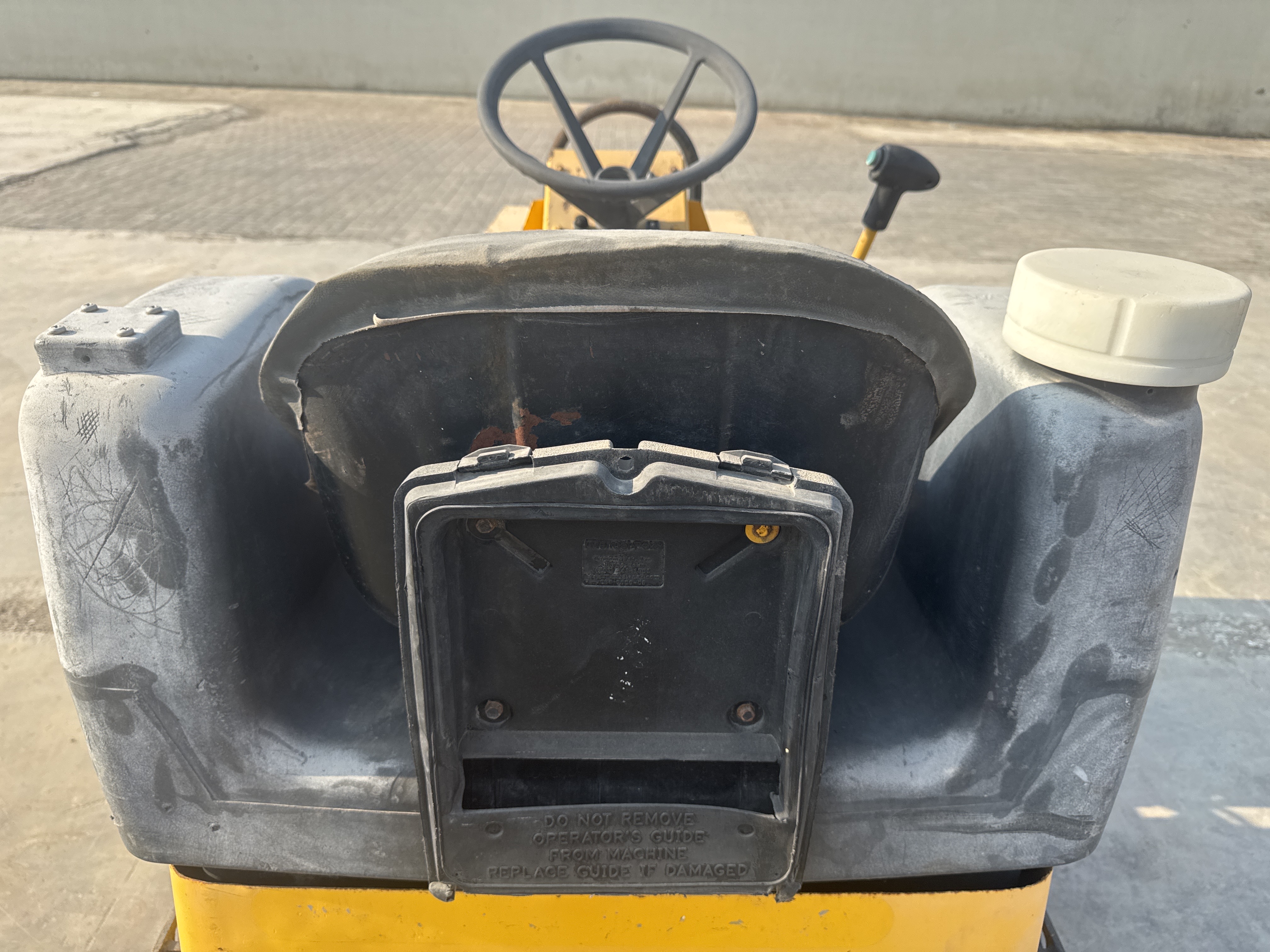 SRC-006-Sakai-CR270-Tandem-rollers-inspection-Structure-Water-tank-2