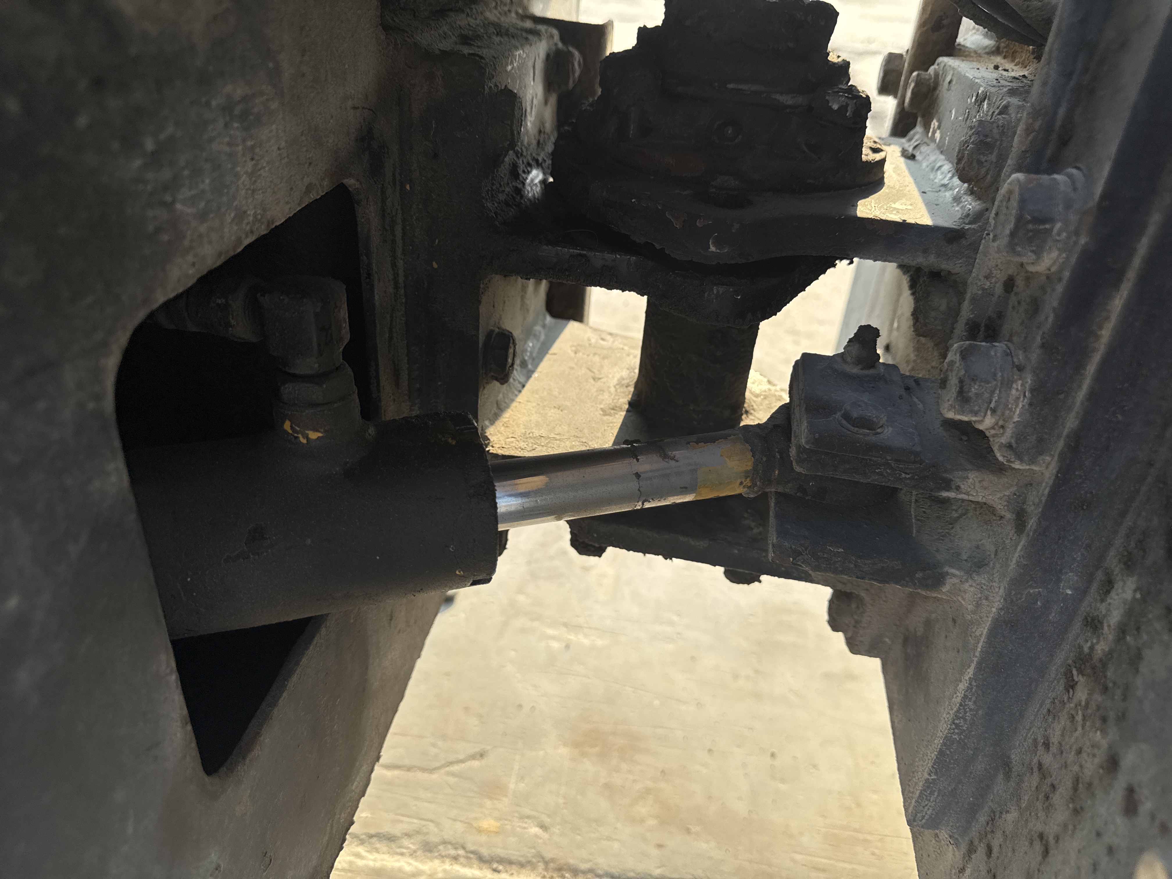 SRC-006-Sakai-CR270-Tandem-rollers-inspection-Structure-Articulated-joint-2