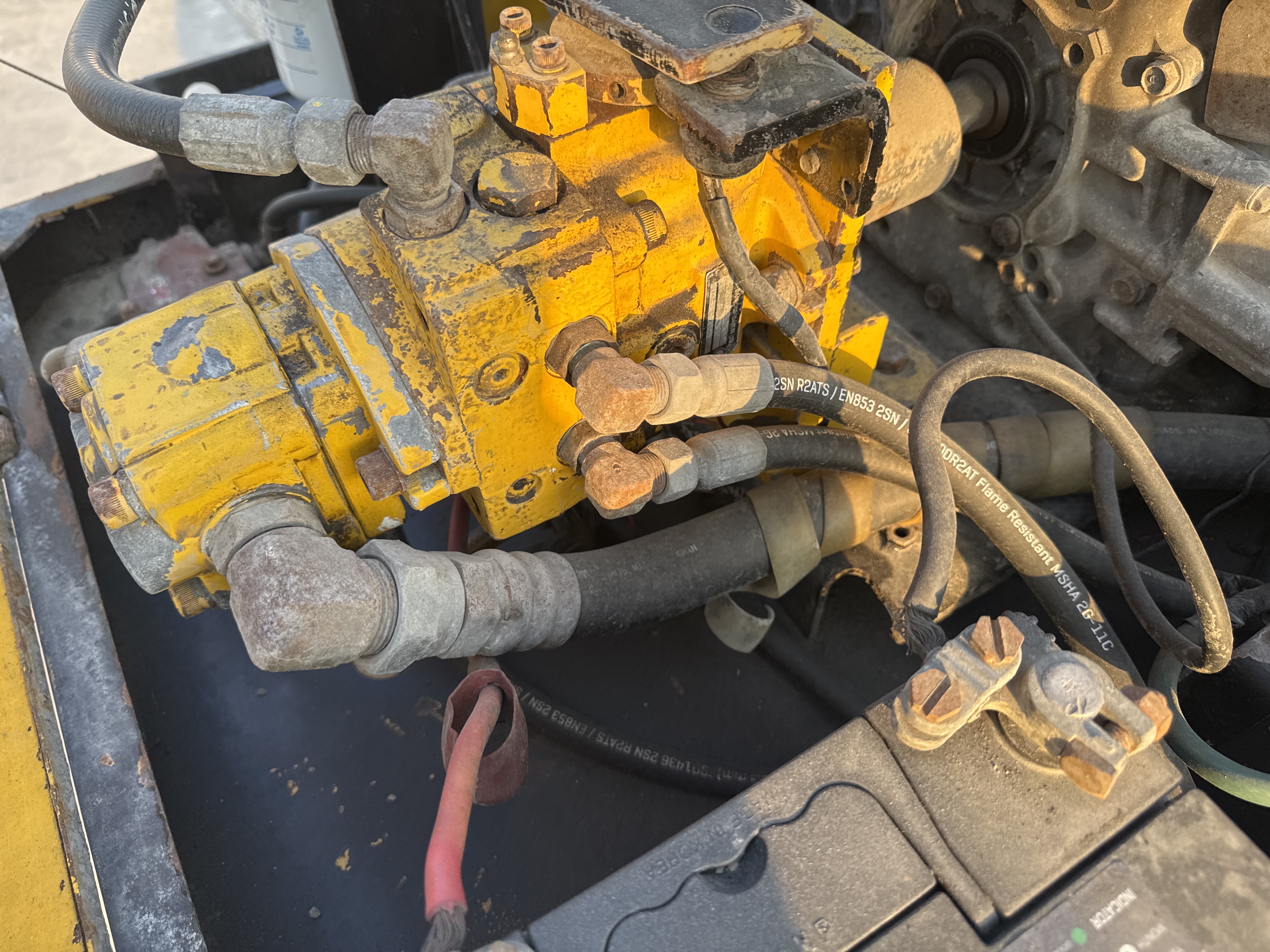 SRC-006-Sakai-CR270-Tandem-rollers-inspection-Hydraulics-Hydraulic-pump-2
