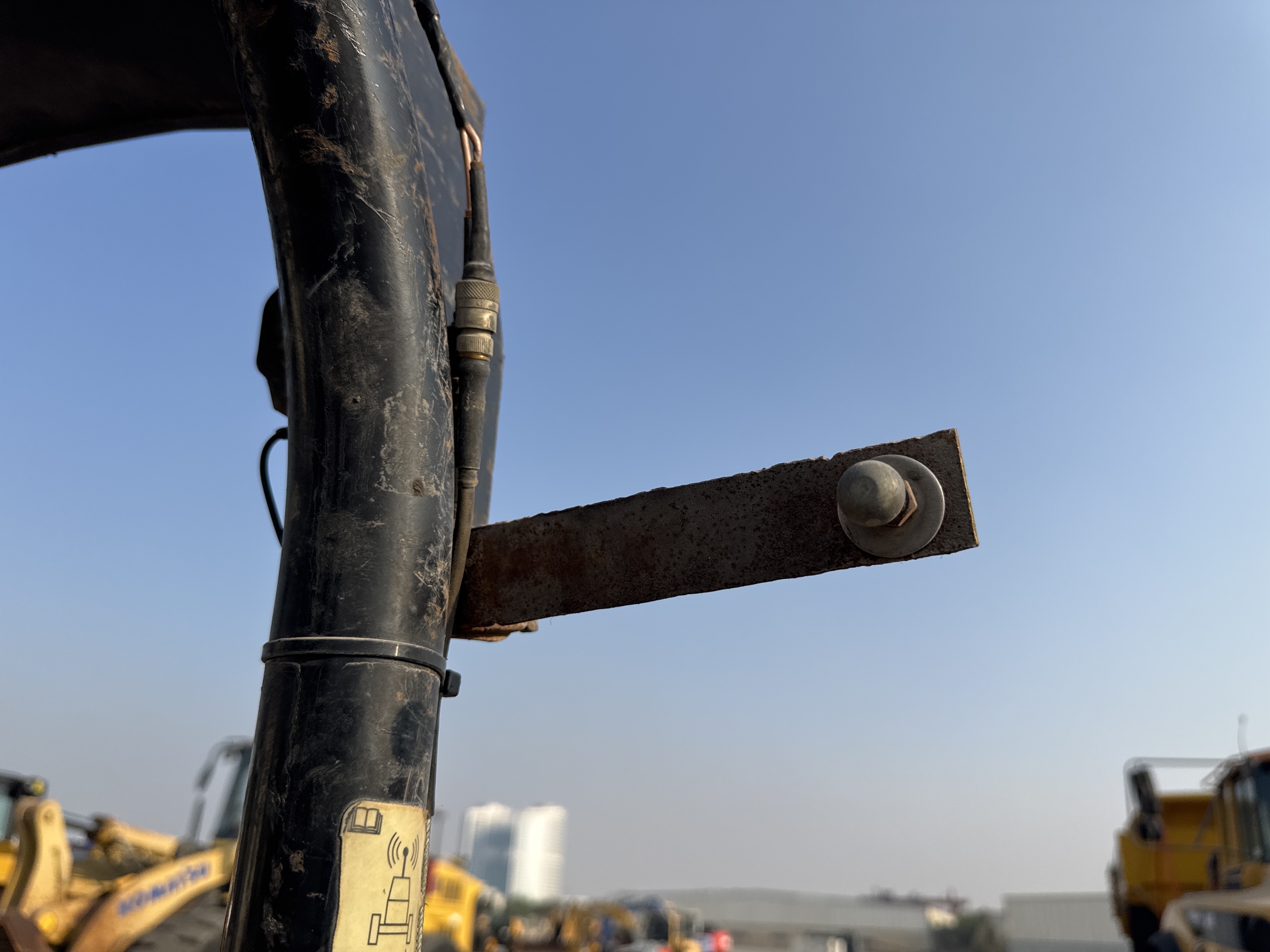 MNX-007-Cat-301.6C-Mini-excavators-inspection-Cabin-Mirrors-2