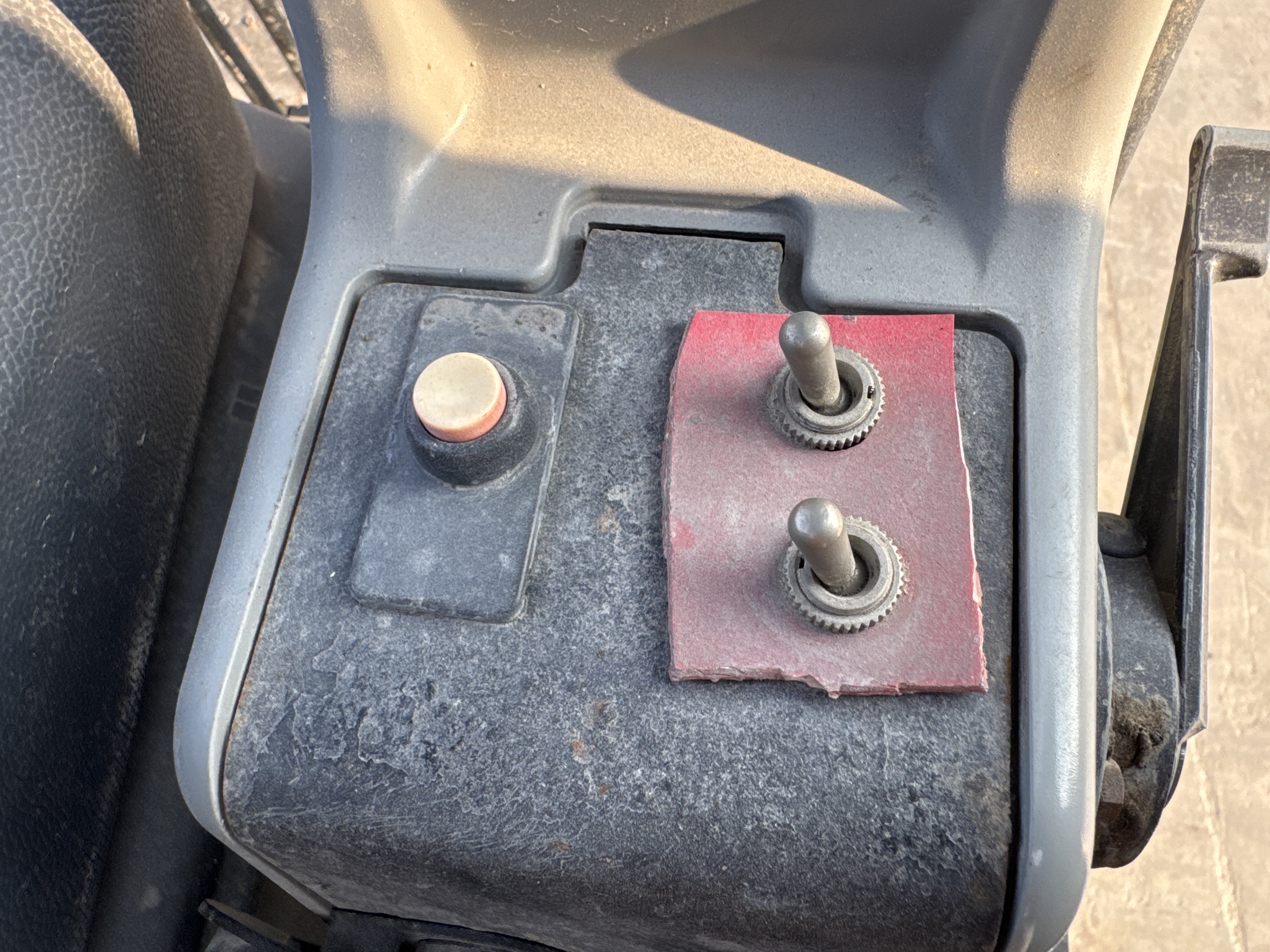MNX-007-Cat-301.6C-Mini-excavators-inspection-Cabin-Electronic-instrument-board-2