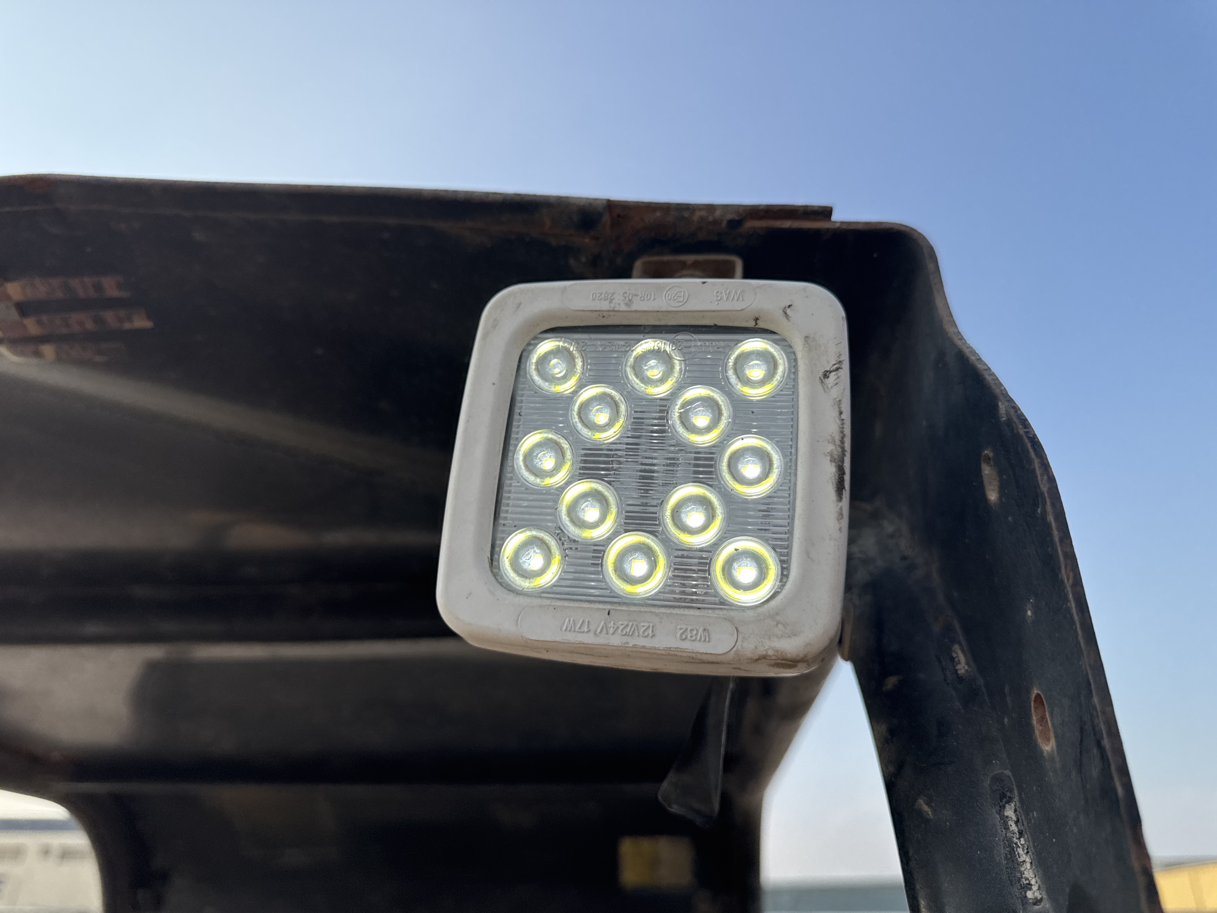 MNX-007-Cat-301.6C-Mini-excavators-inspection-Electronics-Lights-and-signals-2