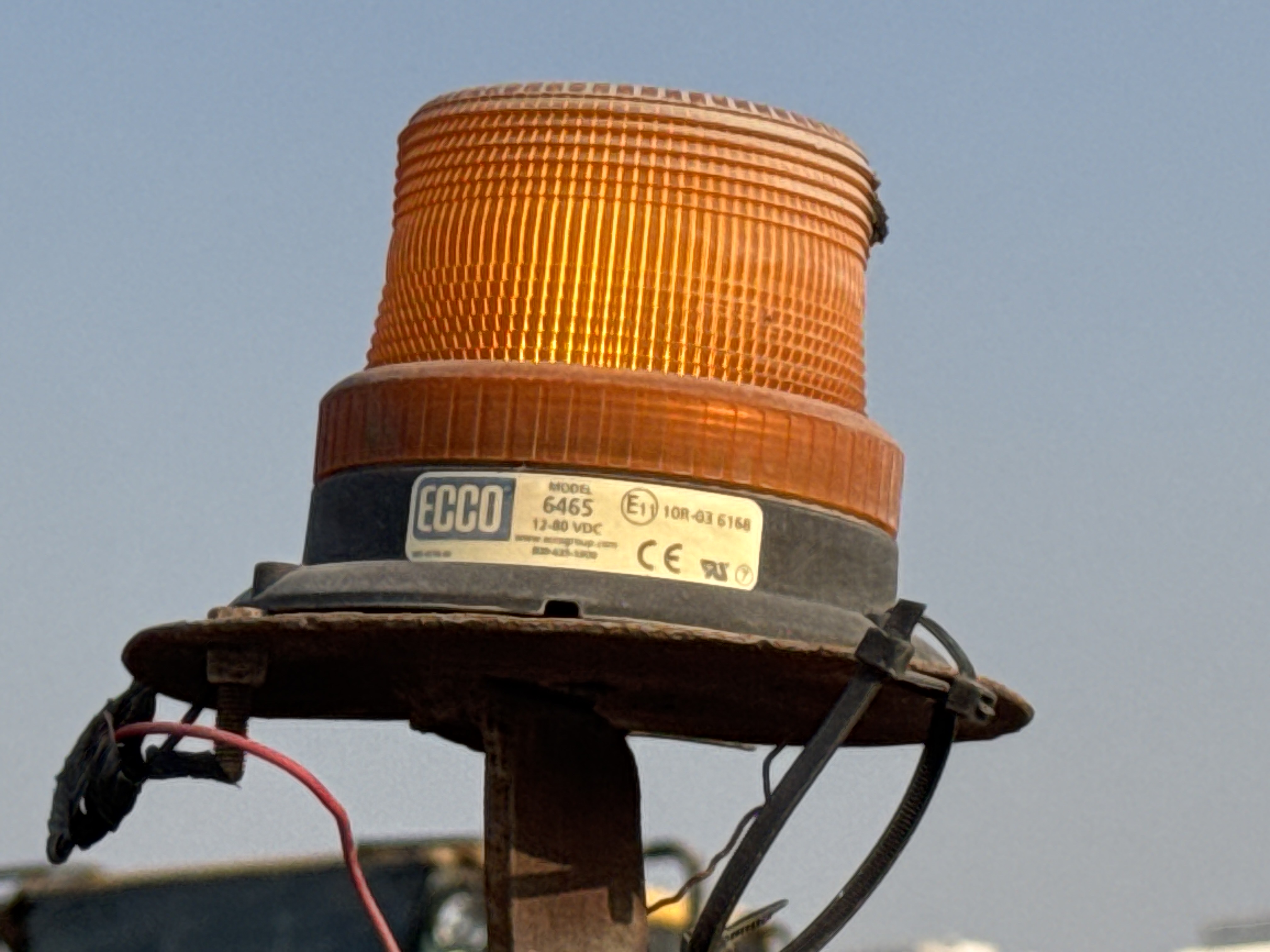 MNX-007-Cat-301.6C-Mini-excavators-inspection-Electronics-Lights-and-signals-2