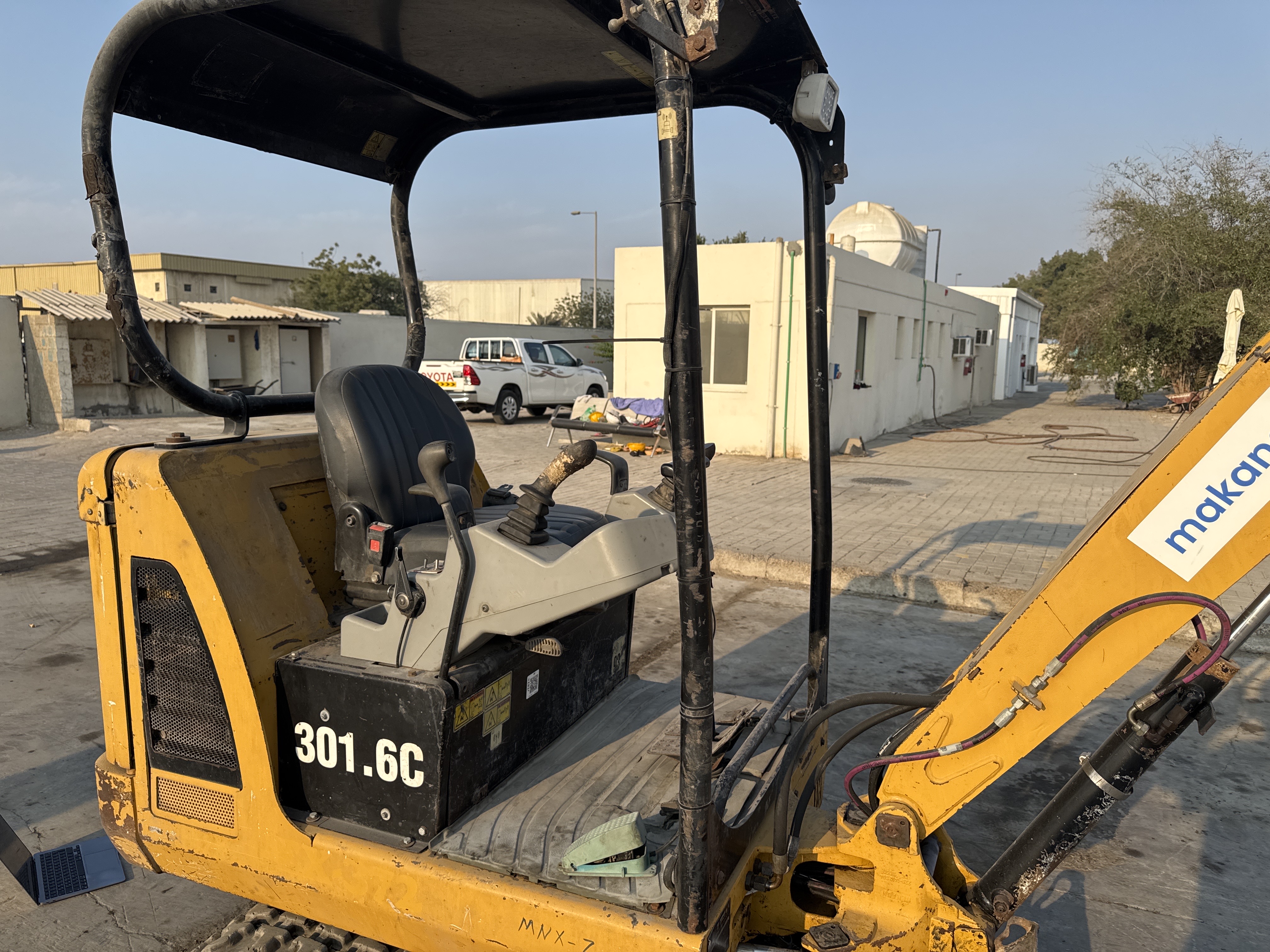 MNX-007-Cat-301.6C-Mini-excavators-inspection-Structure-Handrails-2