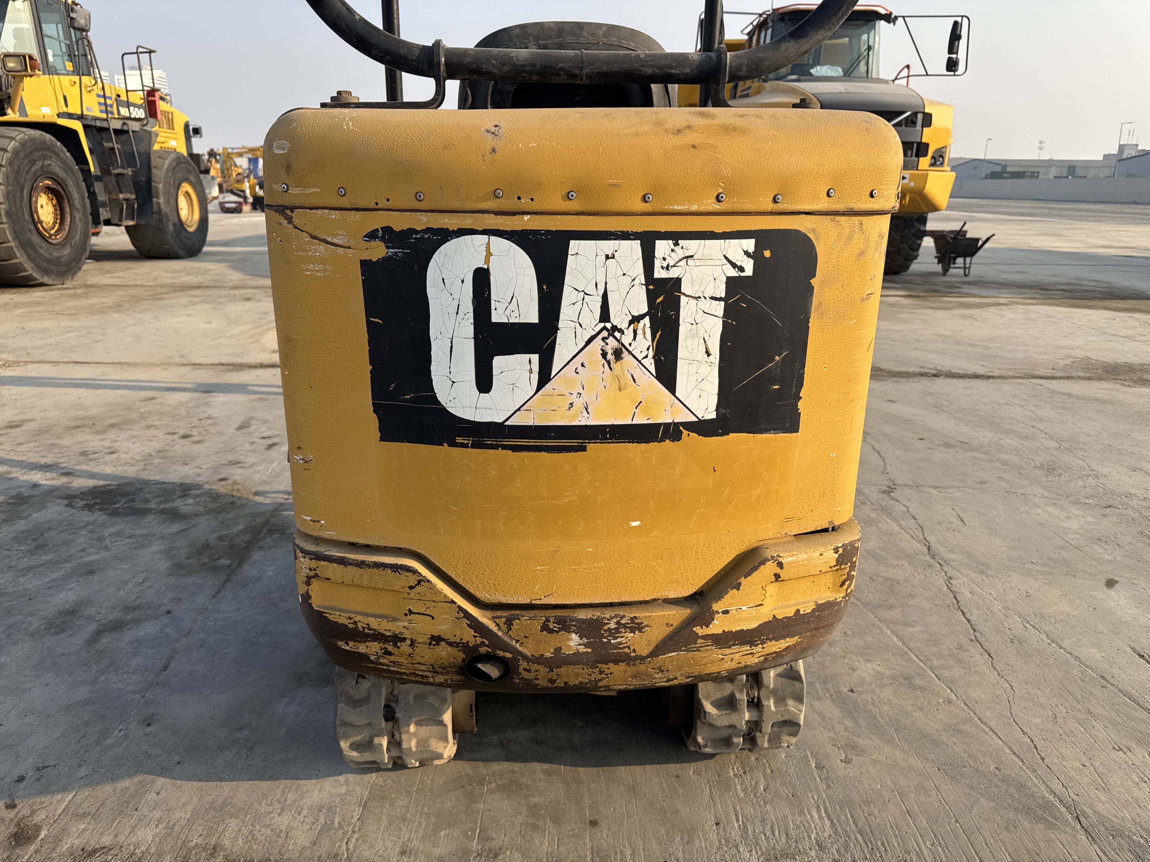 MNX-007-Cat-301.6C-Mini-excavators-inspection-Structure-Paint-2