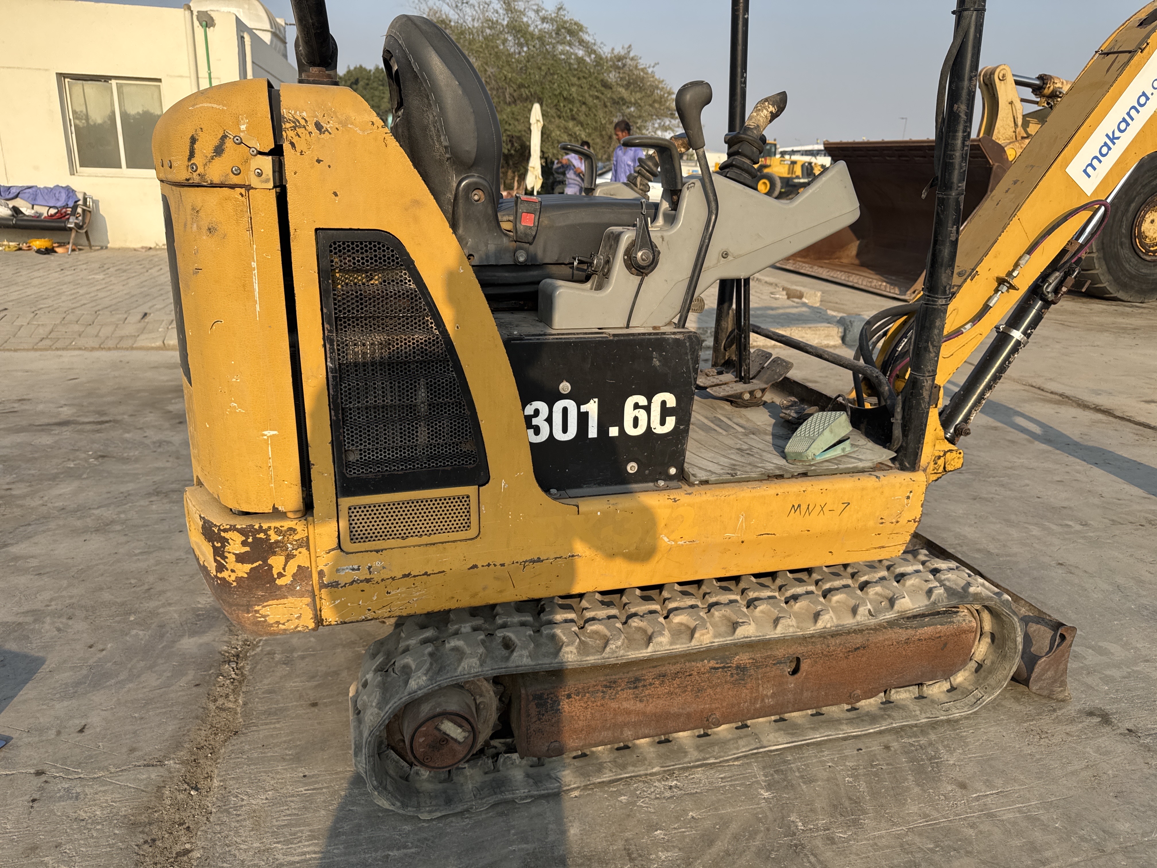 MNX-007-Cat-301.6C-Mini-excavators-inspection-Structure-Paint-2