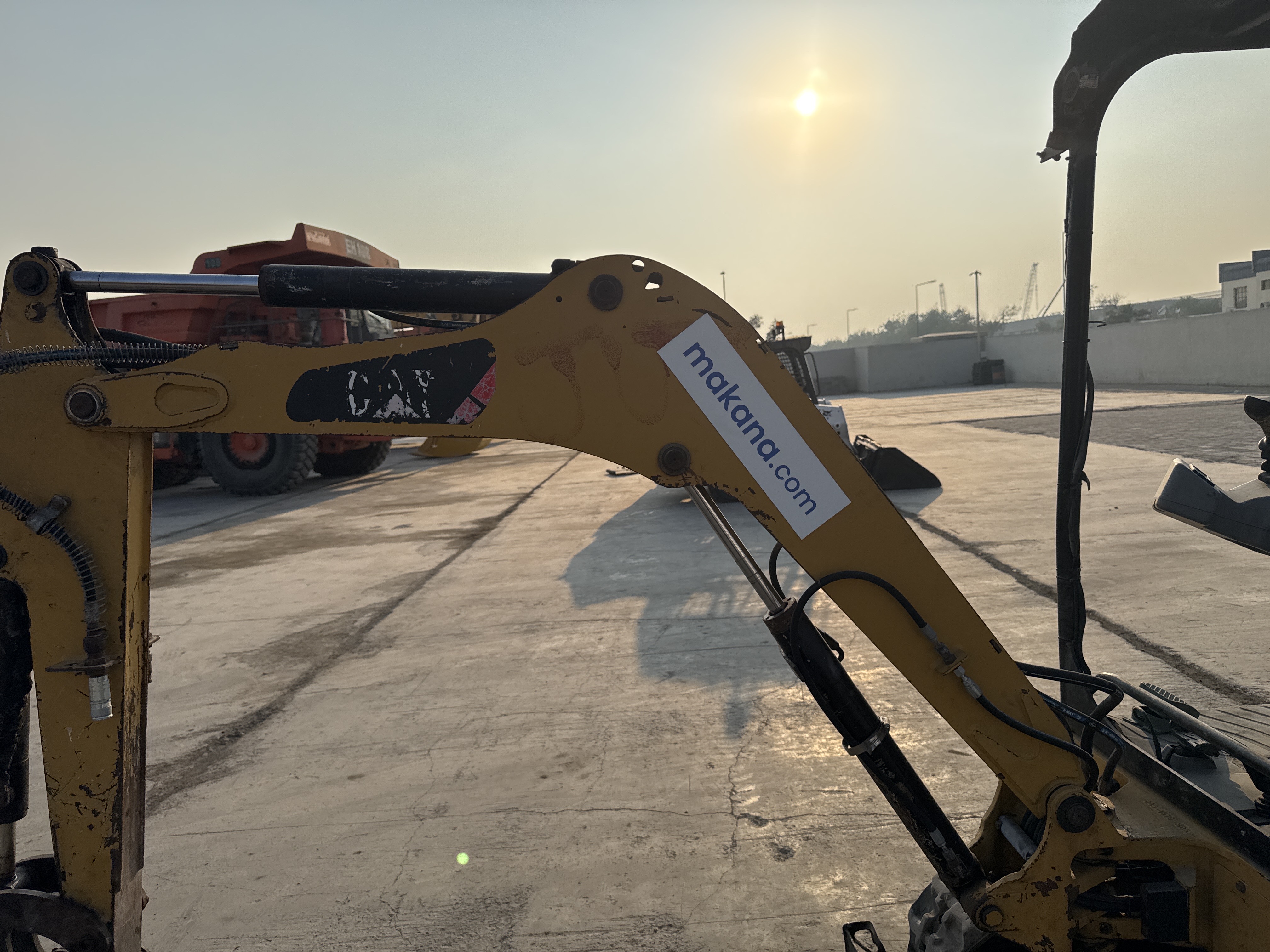 MNX-007-Cat-301.6C-Mini-excavators-inspection-Chassis-Boom-2